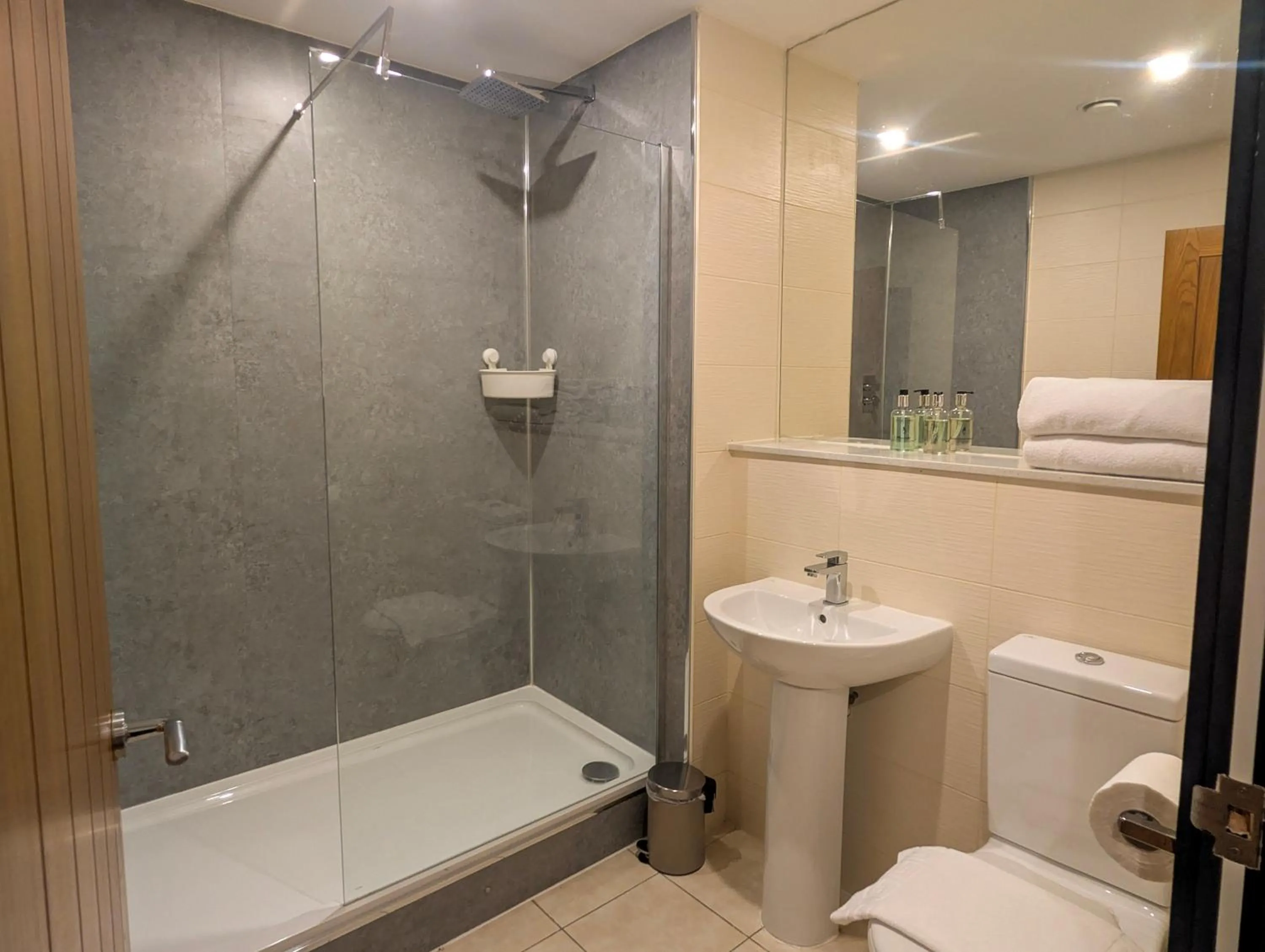 Dockside Aparthotel, Best Western Signature Collection