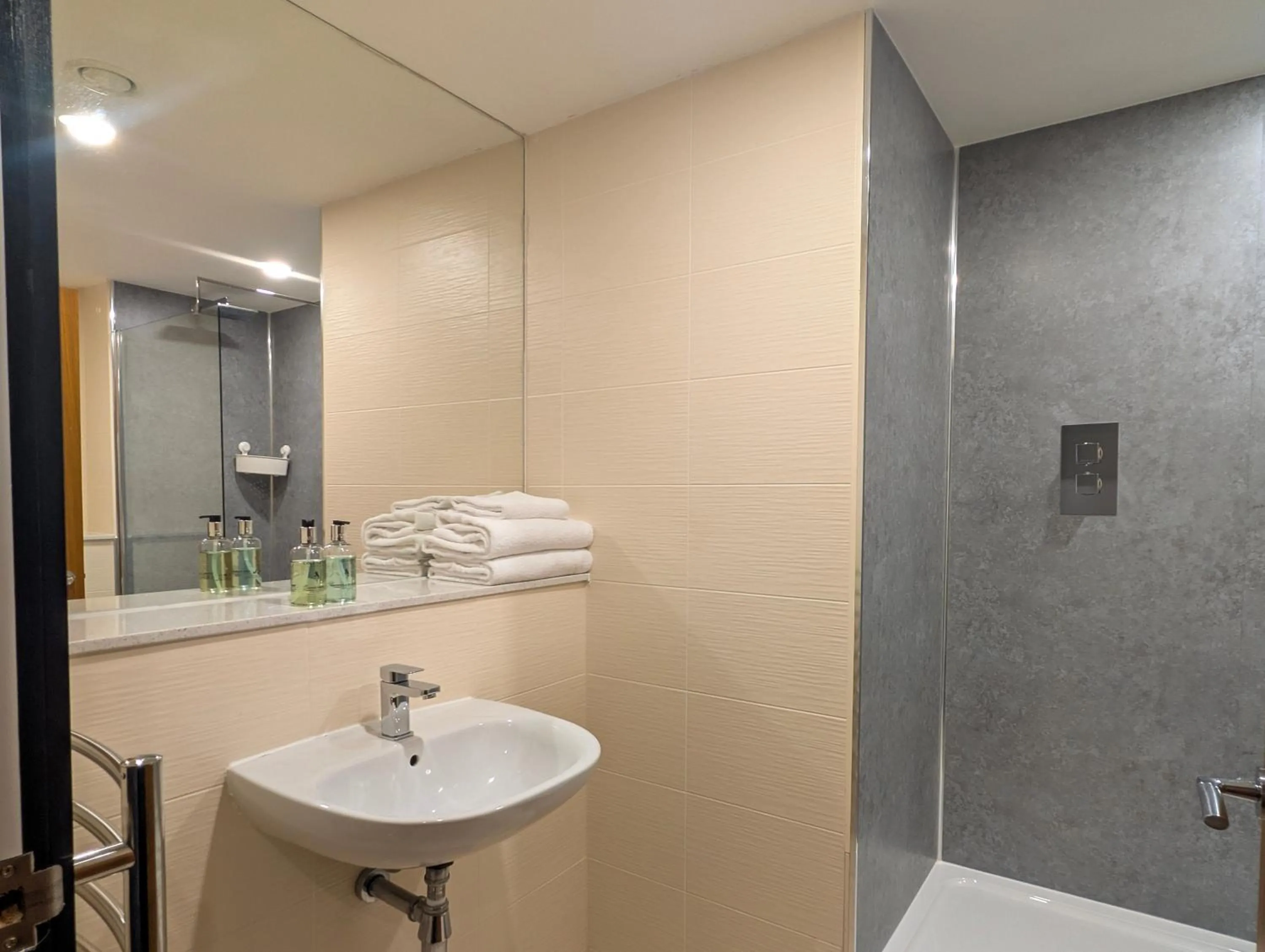 Dockside Aparthotel, Best Western Signature Collection