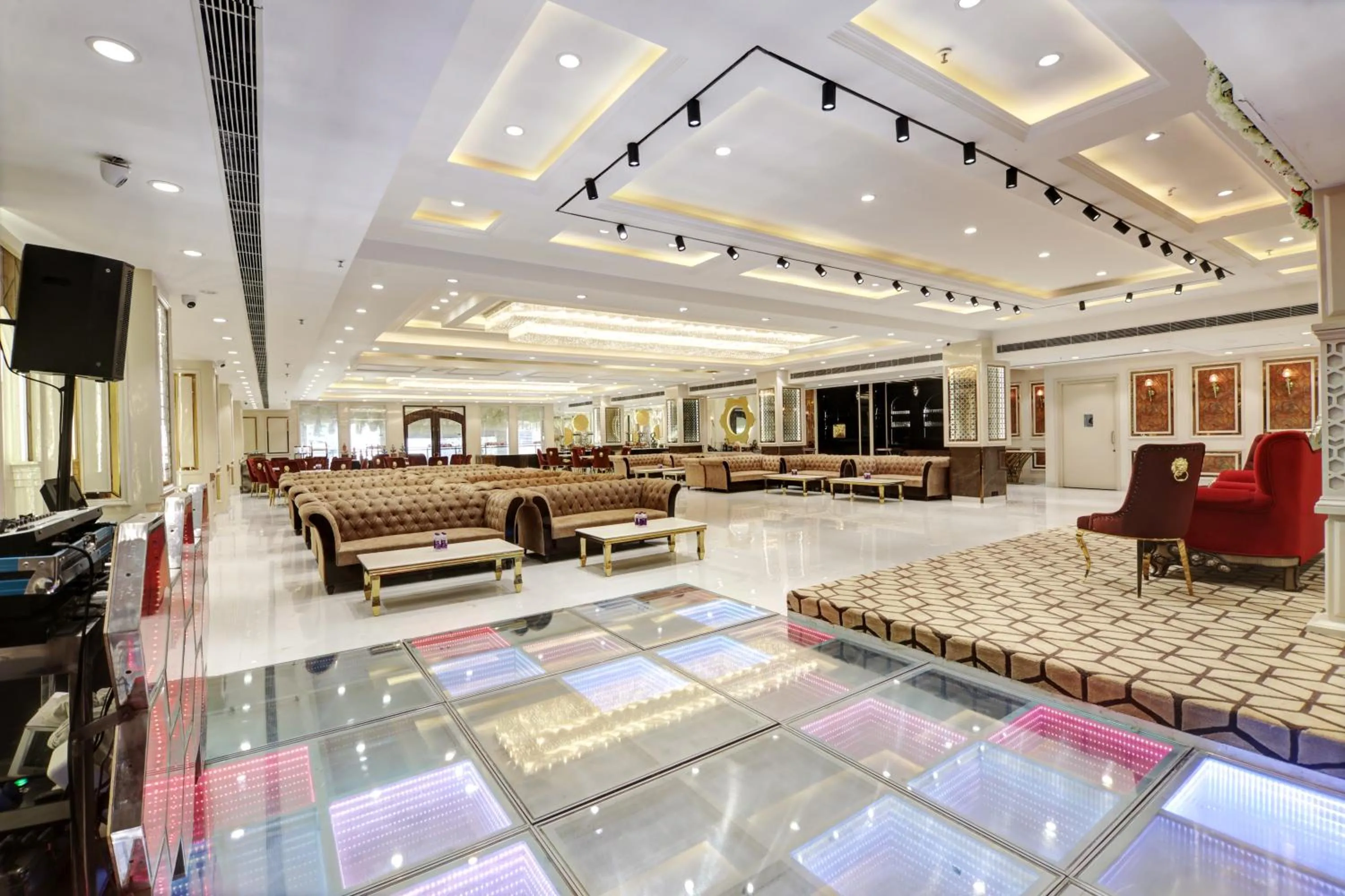 Banquet/Function facilities in Hotel The Rasa at Vasundhara