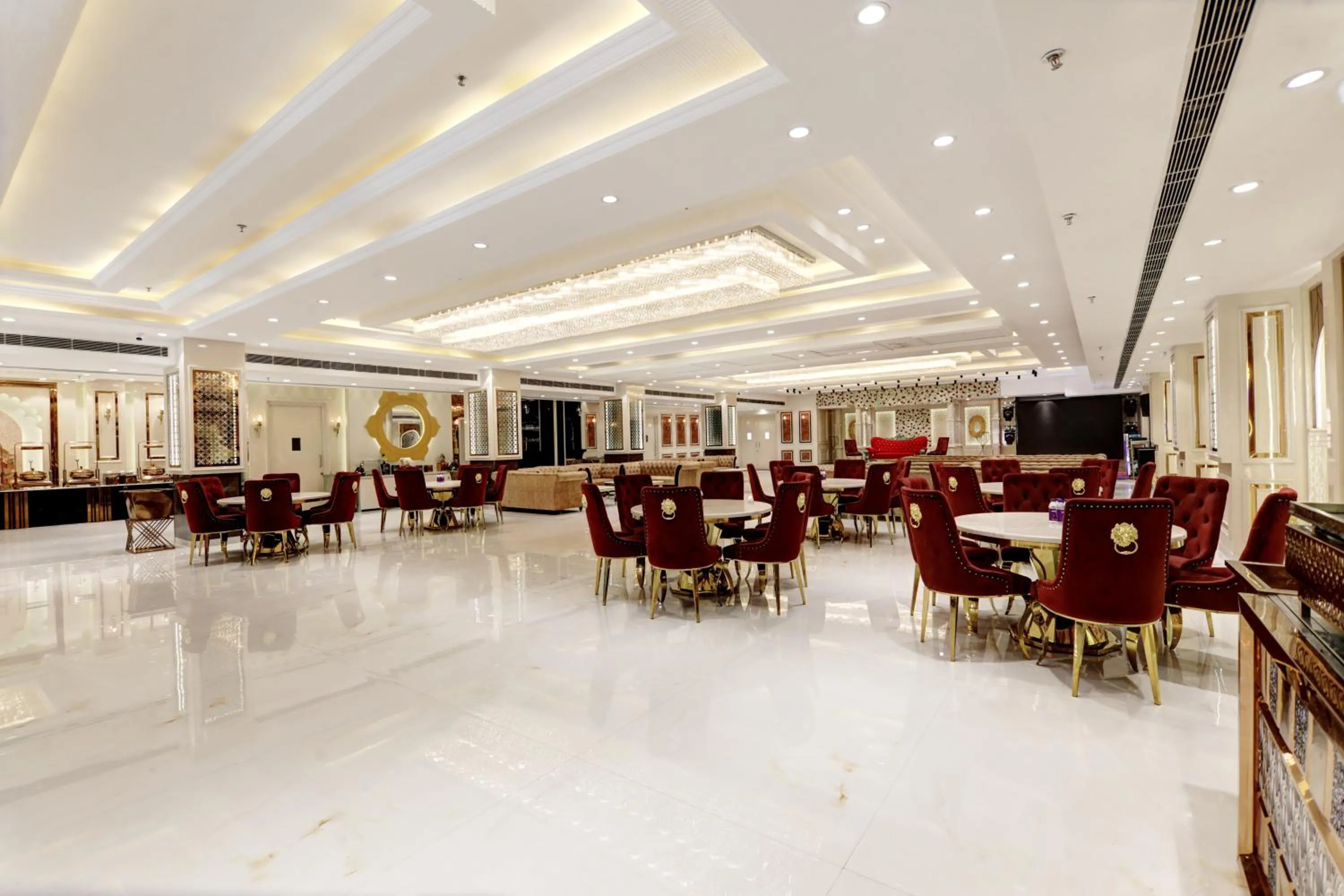 Restaurant/places to eat in Hotel The Rasa at Vasundhara