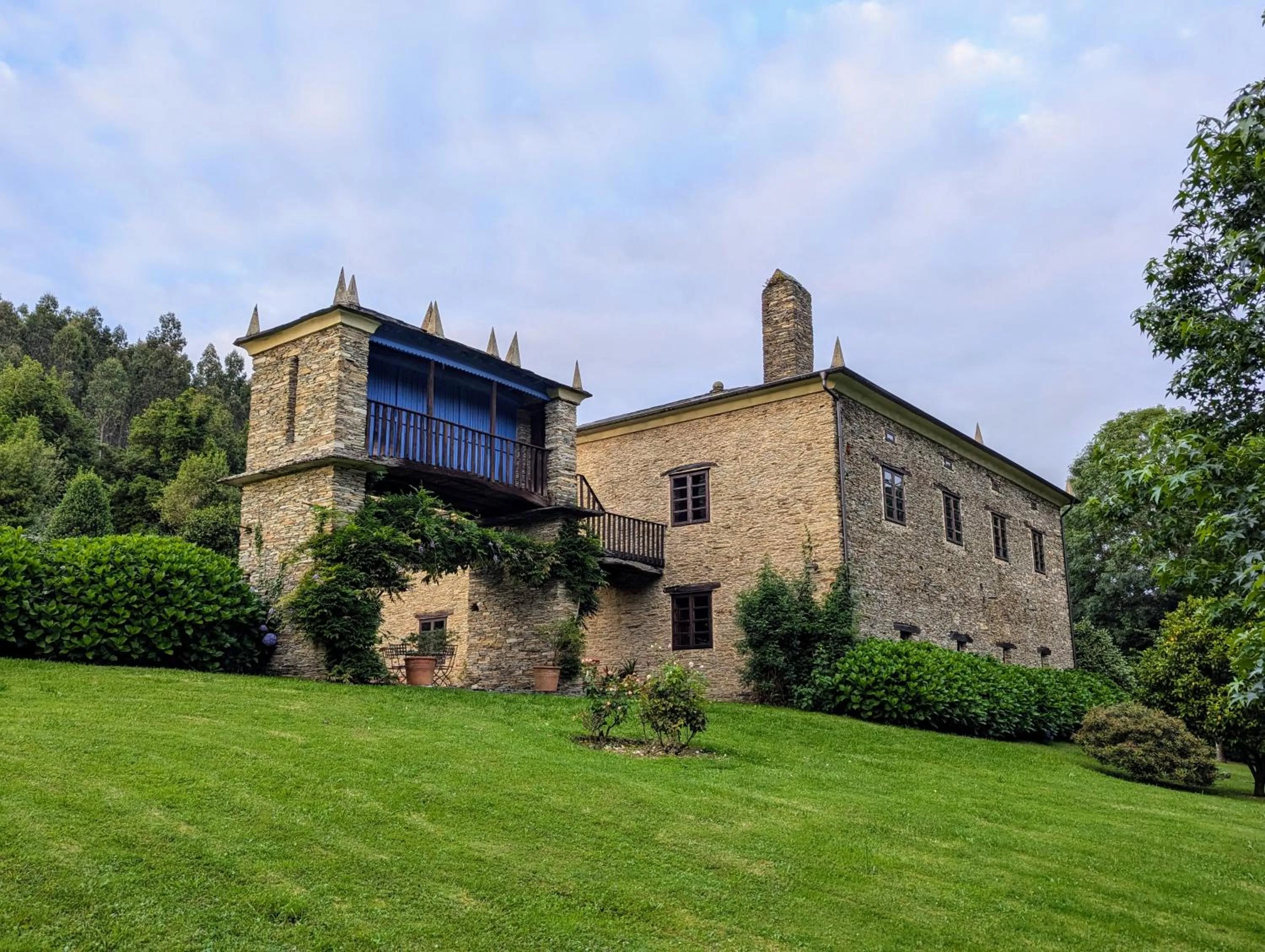 Property building in Casa Doñano