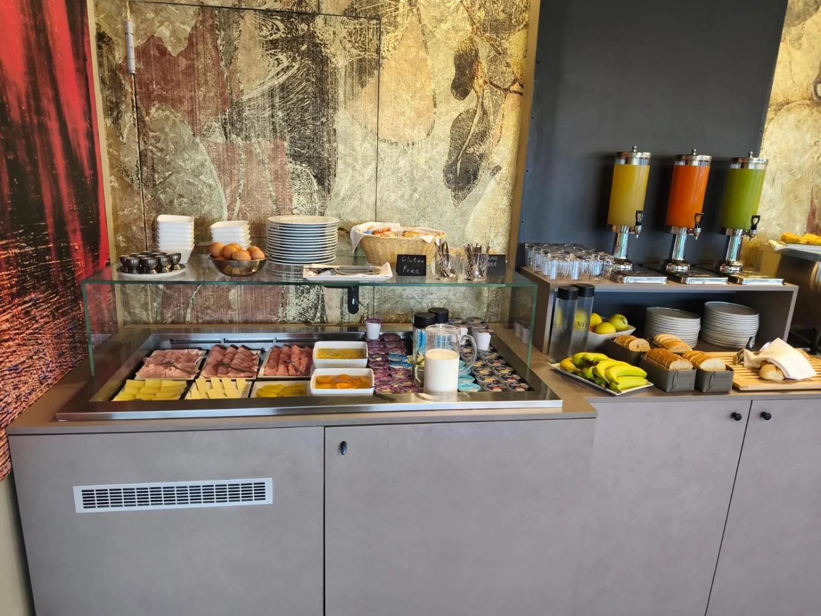 Buffet breakfast in Hotel Vita