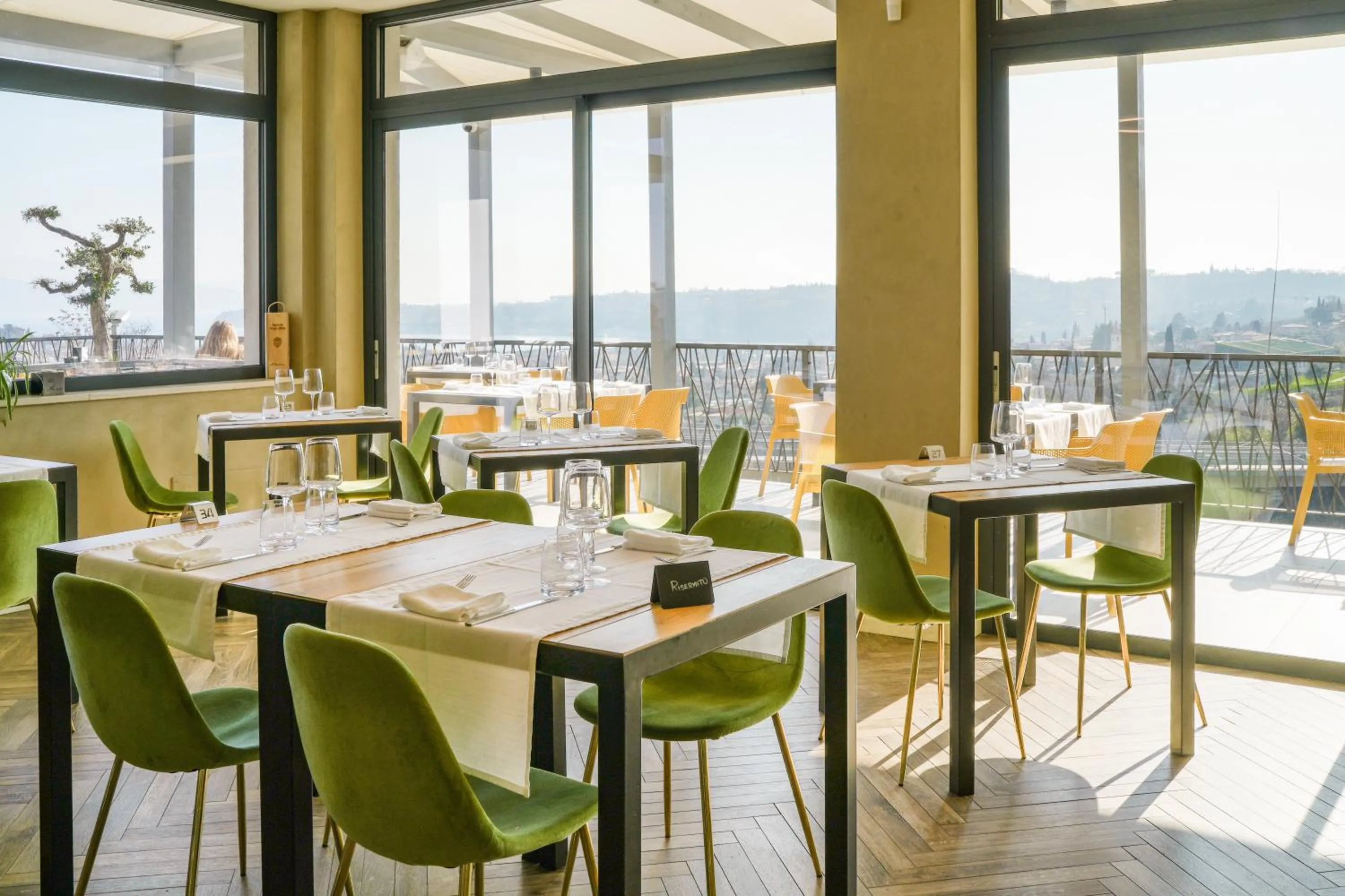 Restaurant/places to eat in Hotel Vita