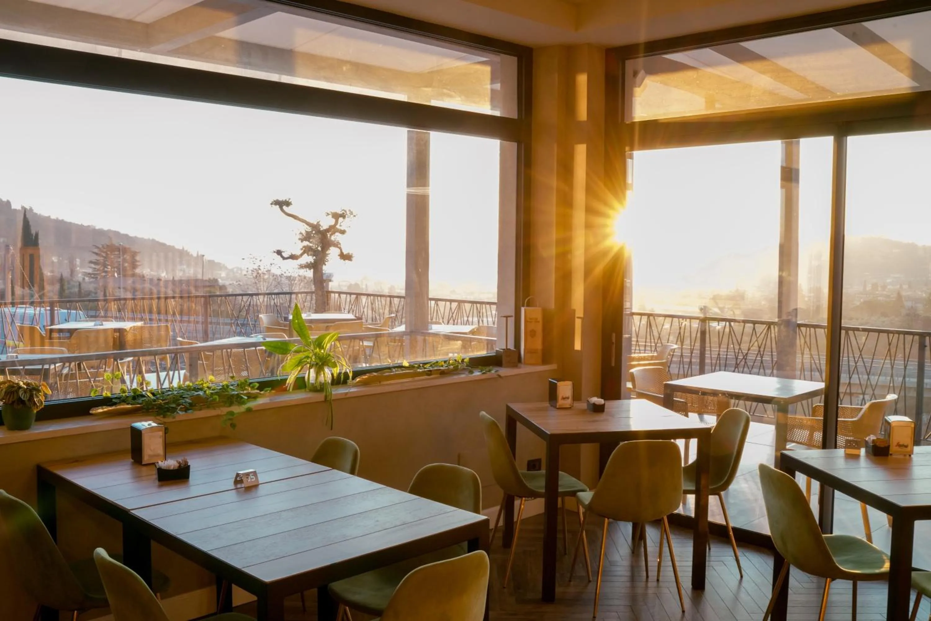 Restaurant/places to eat in Hotel Vita