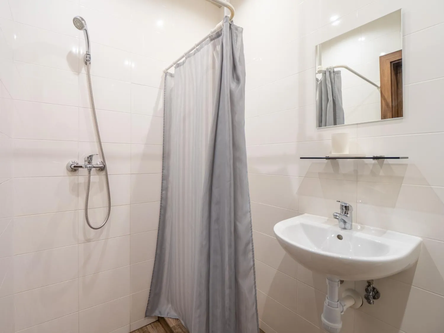 Bathroom in RVR Smart Apartments Riga with Free Parking and Self Check-in
