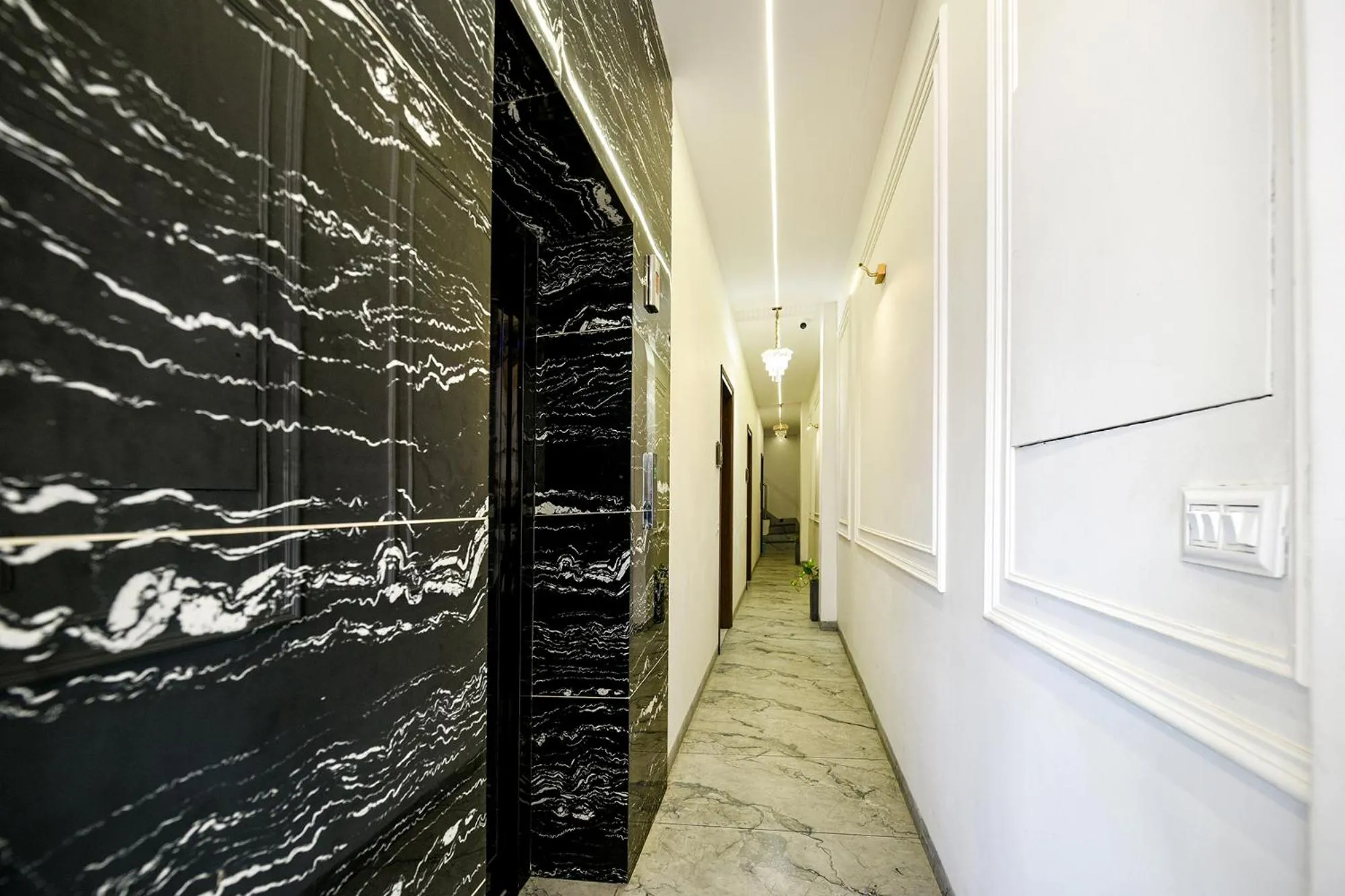 Lobby or reception in FabHotel K9 Ovilas