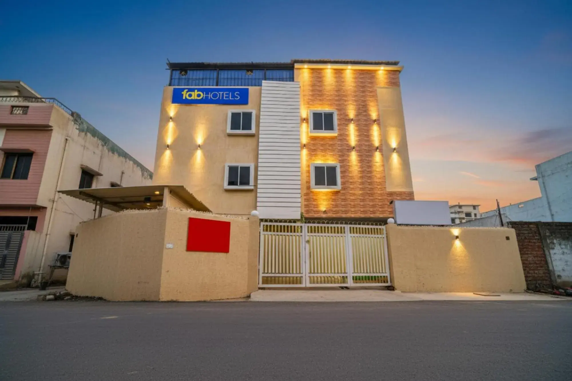 Property building in FabHotel Sonnet Inns Property building in FabHotel Sonnet Inns