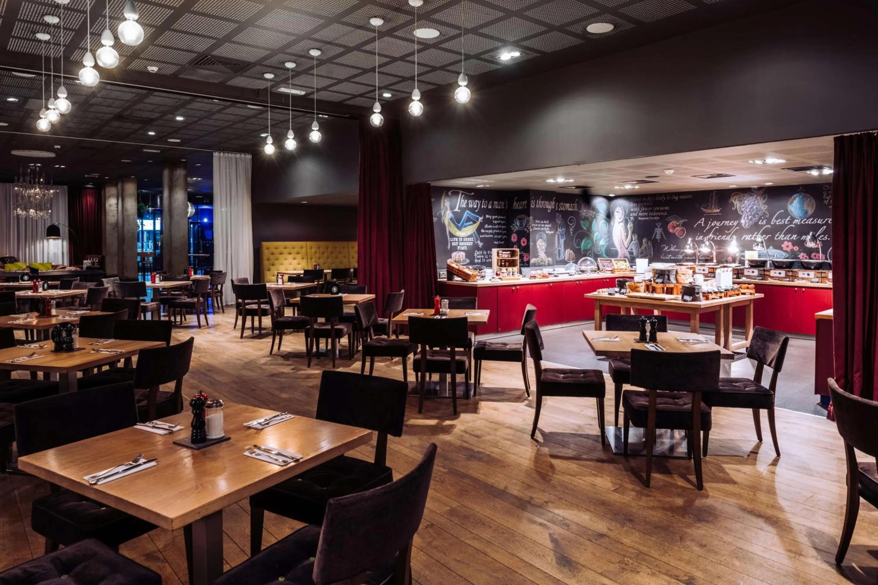 Restaurant/places to eat in pentahotel Reading