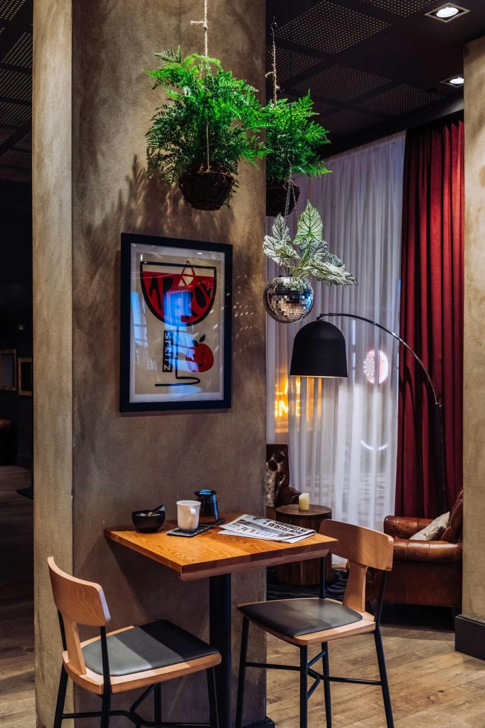 Lounge or bar in pentahotel Reading