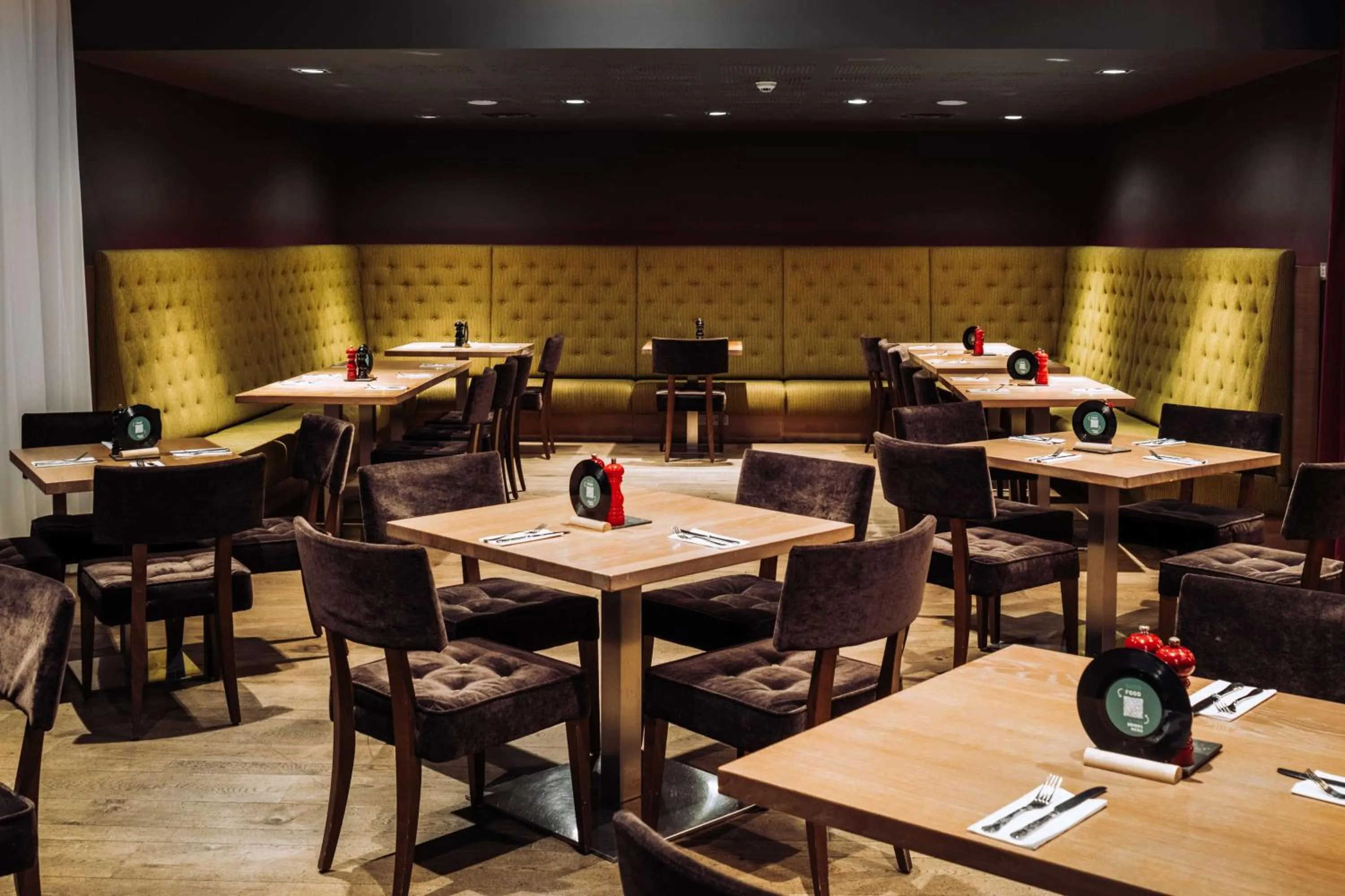 Restaurant/places to eat in pentahotel Reading