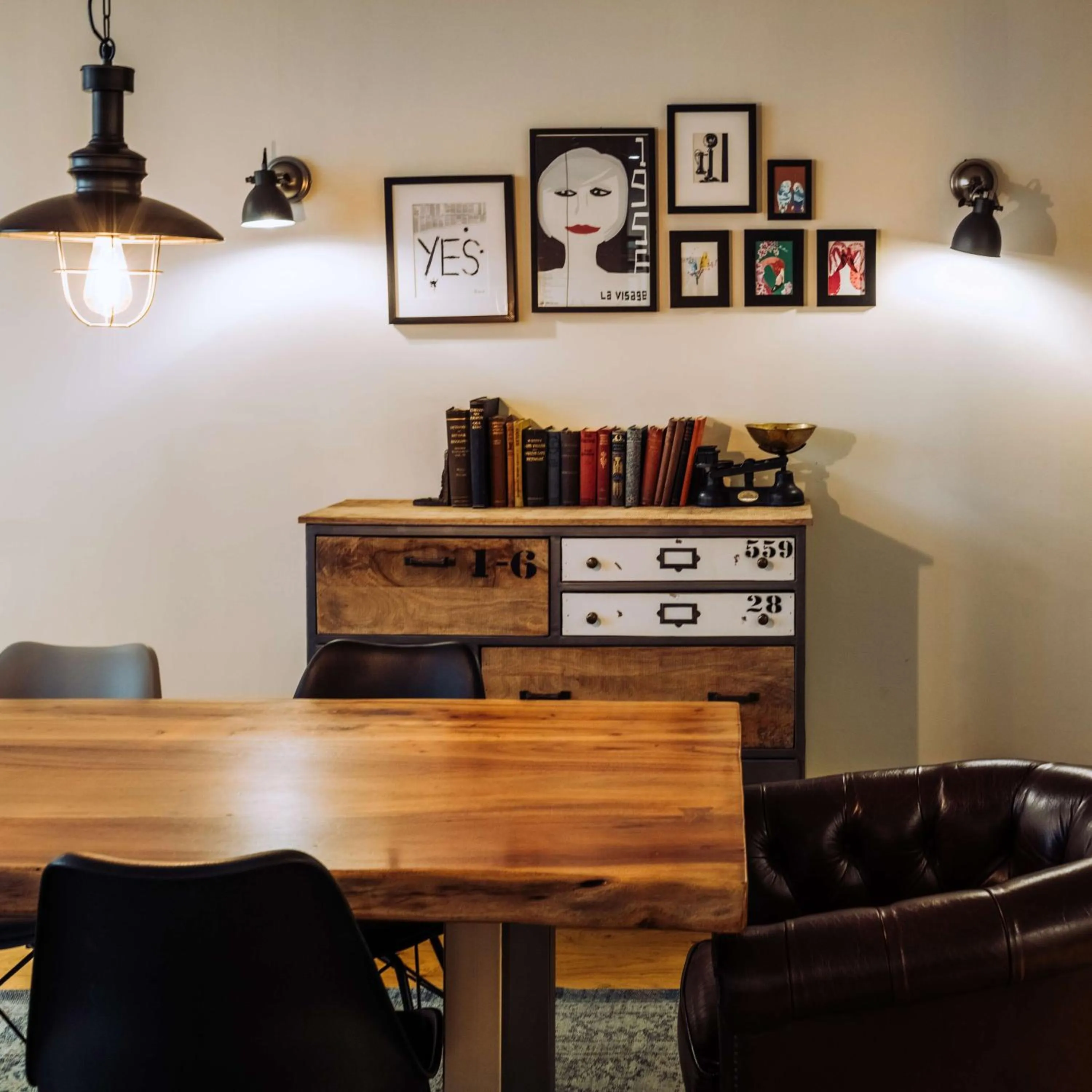 Photo of the whole room in pentahotel Reading