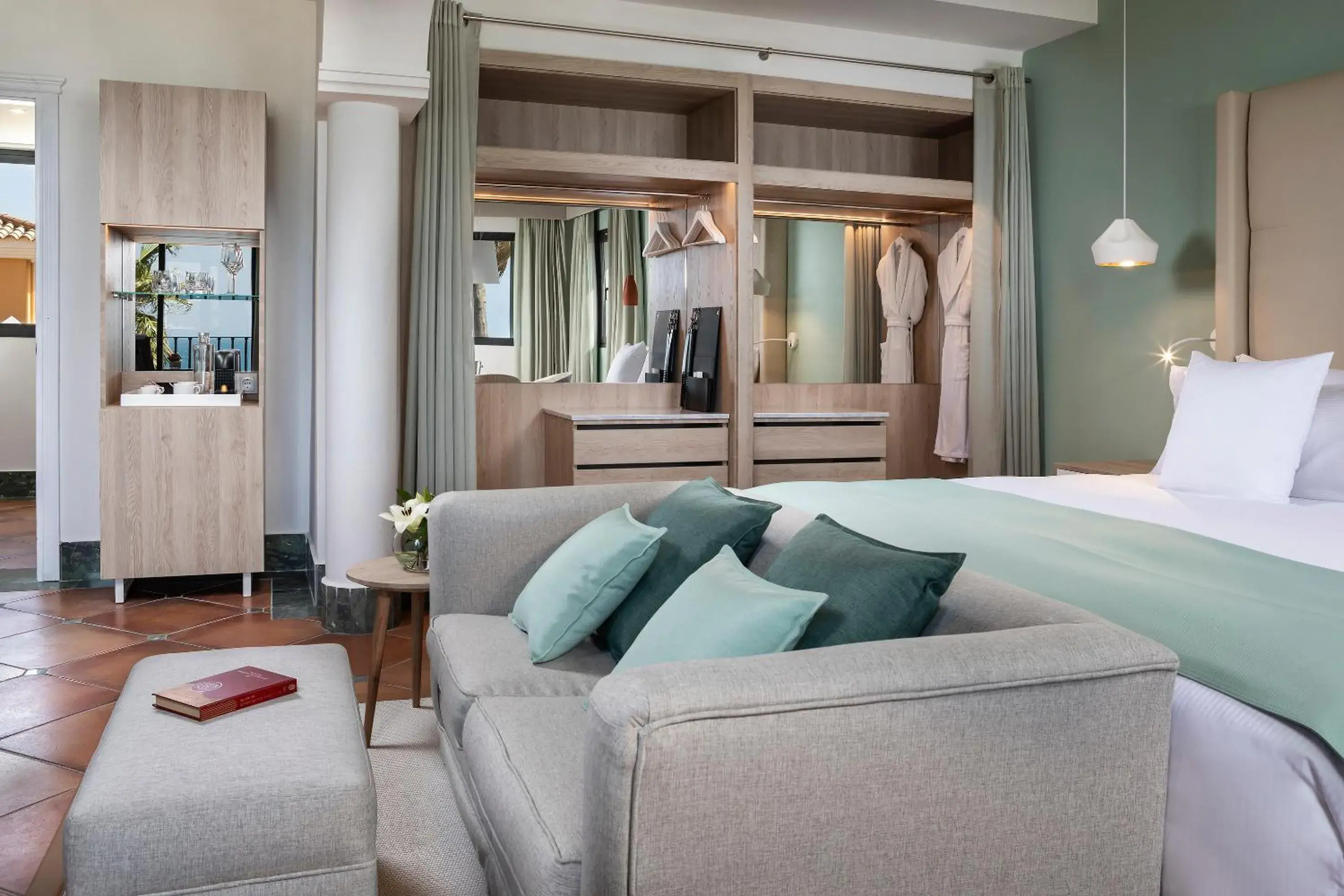 Decorative detail, Bed in Palacio de Sancti Petri, a Gran Meliá - The Leading Hotels of the World Decorative detail, Bed in Palacio de Sancti Petri, a Gran Meliá - The Leading Hotels of the World