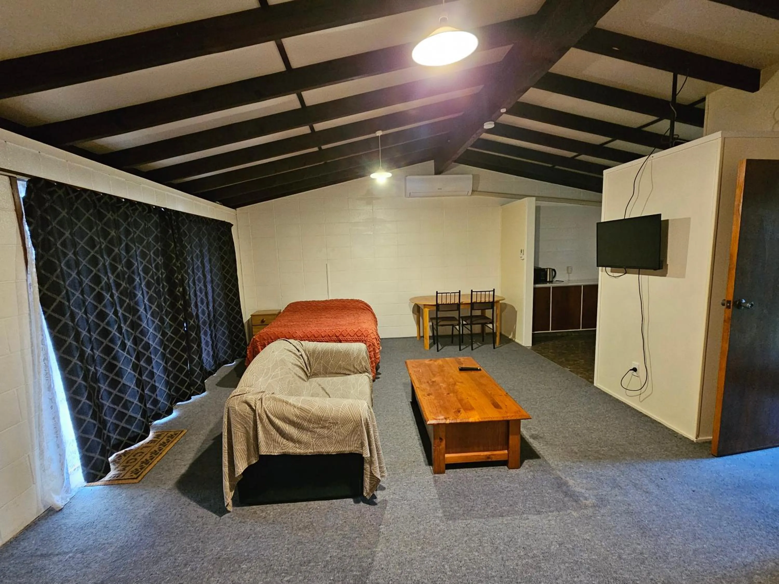 Bed in Amisfield motel