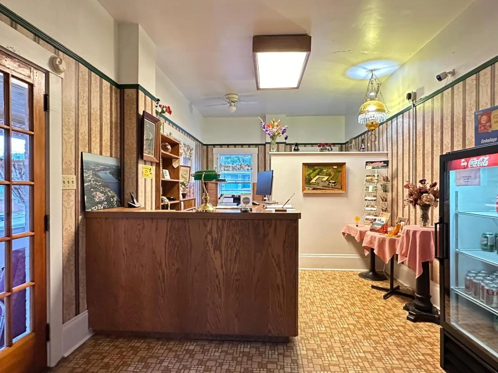 Lobby or reception in Stiles Motel Hill View