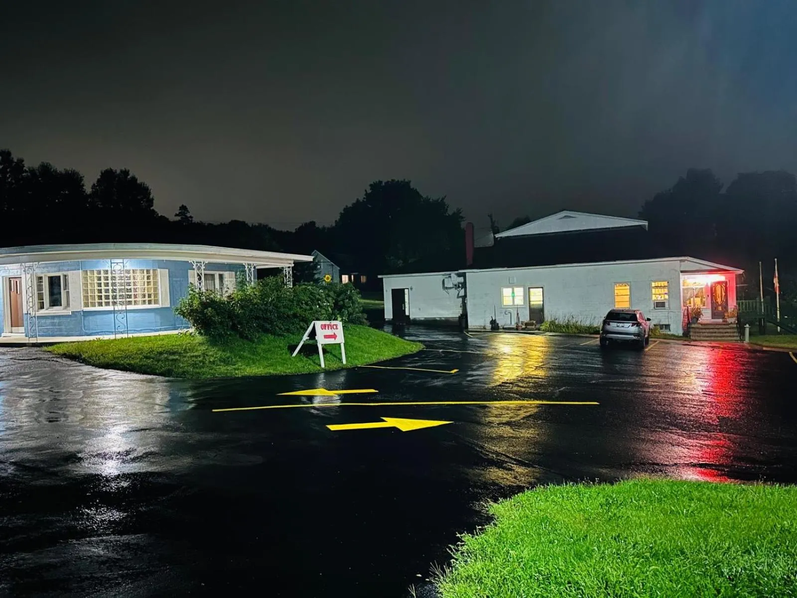 Property building in Stiles Motel Hill View