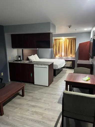 Photo of the whole room, Bed in BlissPoint Inn & Suites, Northwood