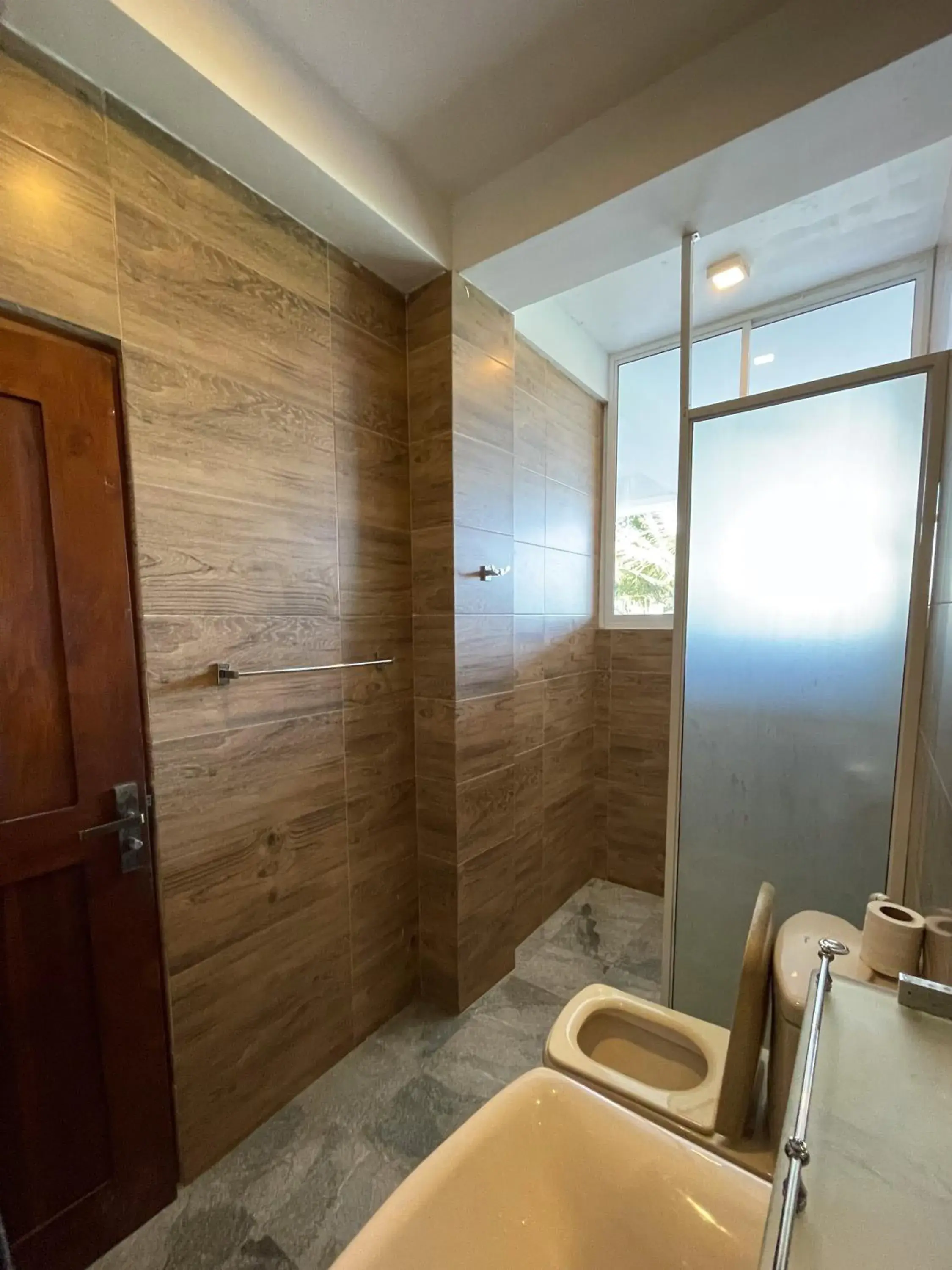 Deluxe Double Room in New Wave Beach Resort Unawatuna Deluxe Double Room in New Wave Beach Resort Unawatuna