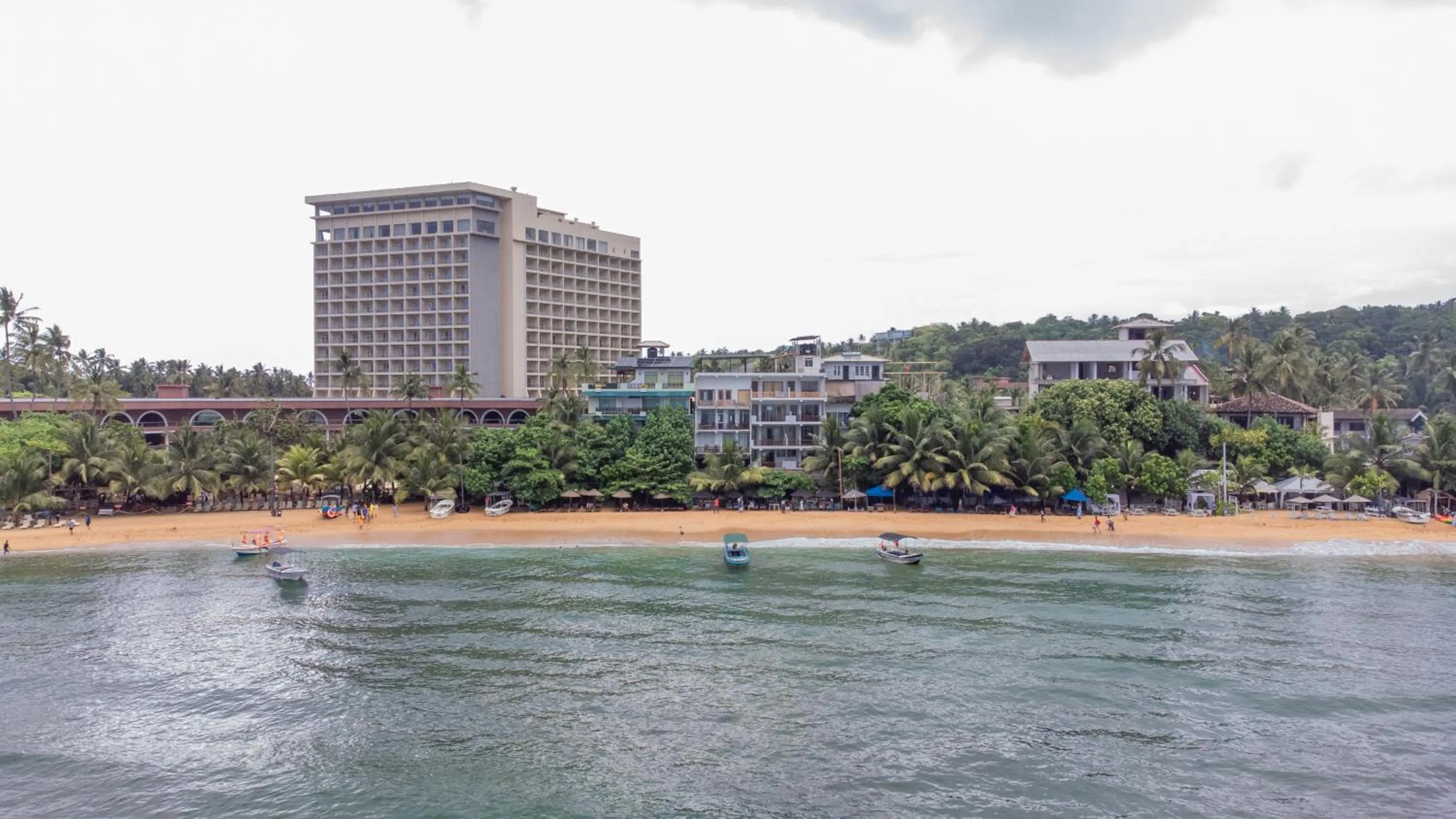Natural landscape in New Wave Beach Resort Unawatuna