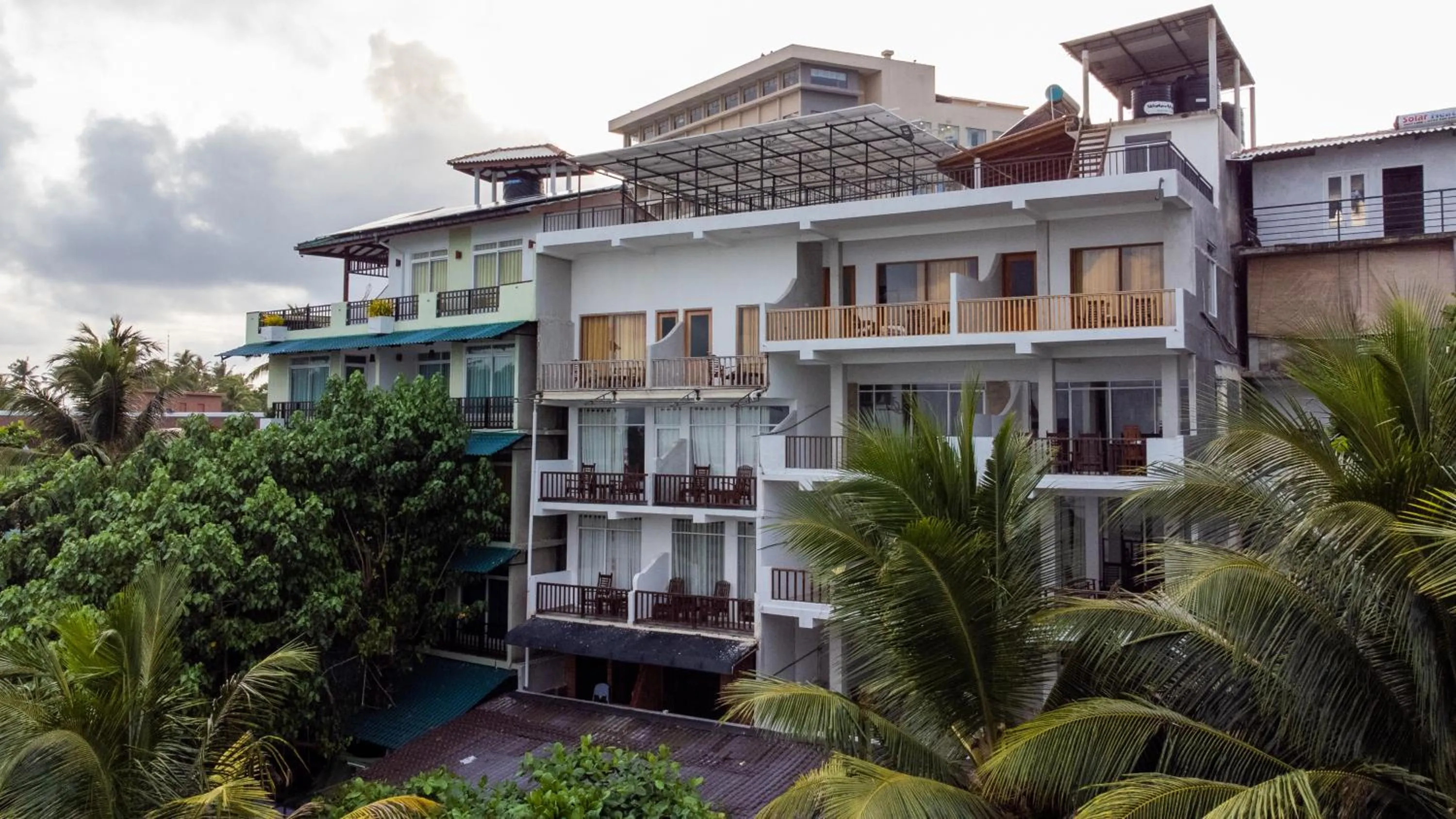 Property building in New Wave Beach Resort Unawatuna