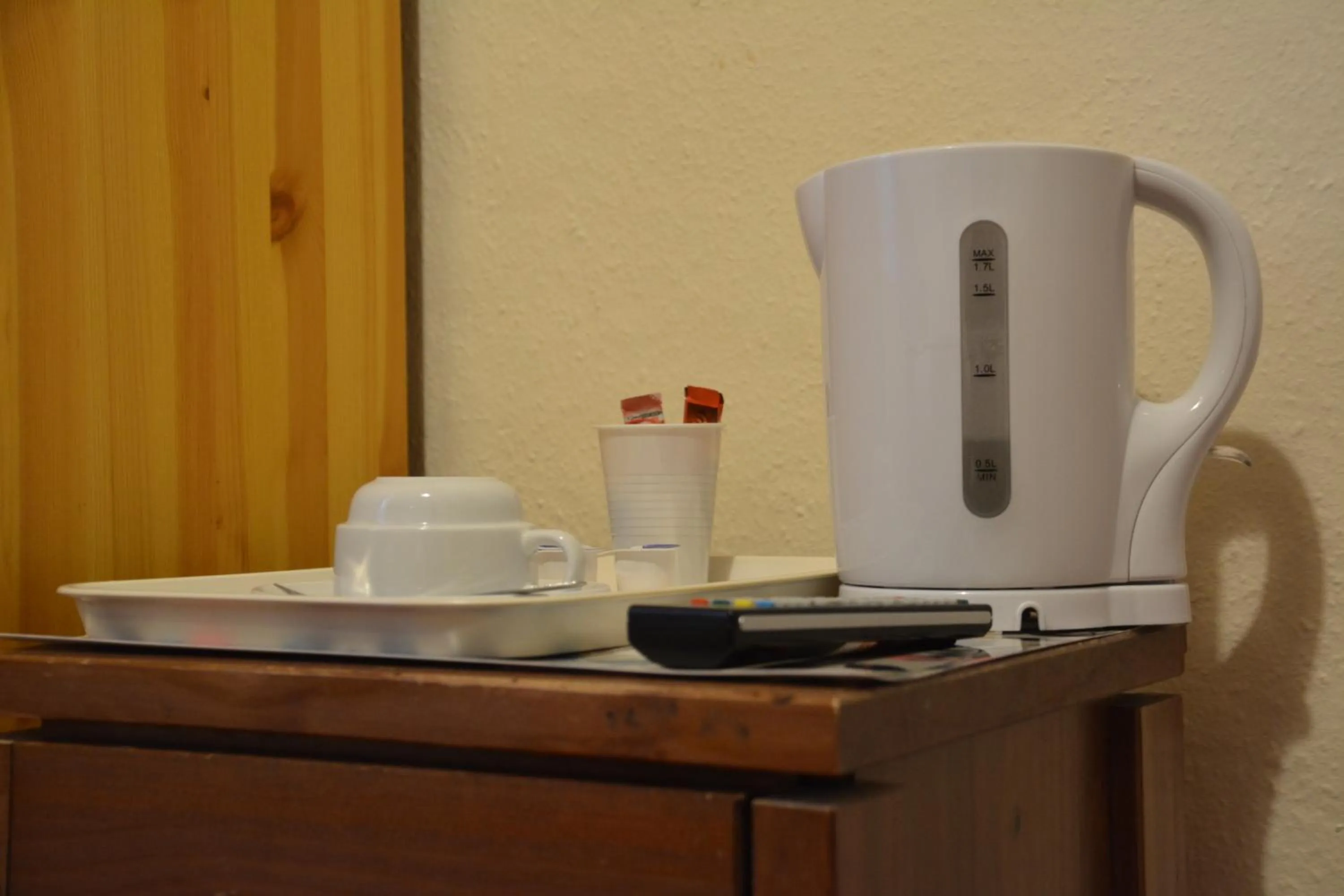 Coffee/tea facilities in Bow Guest House