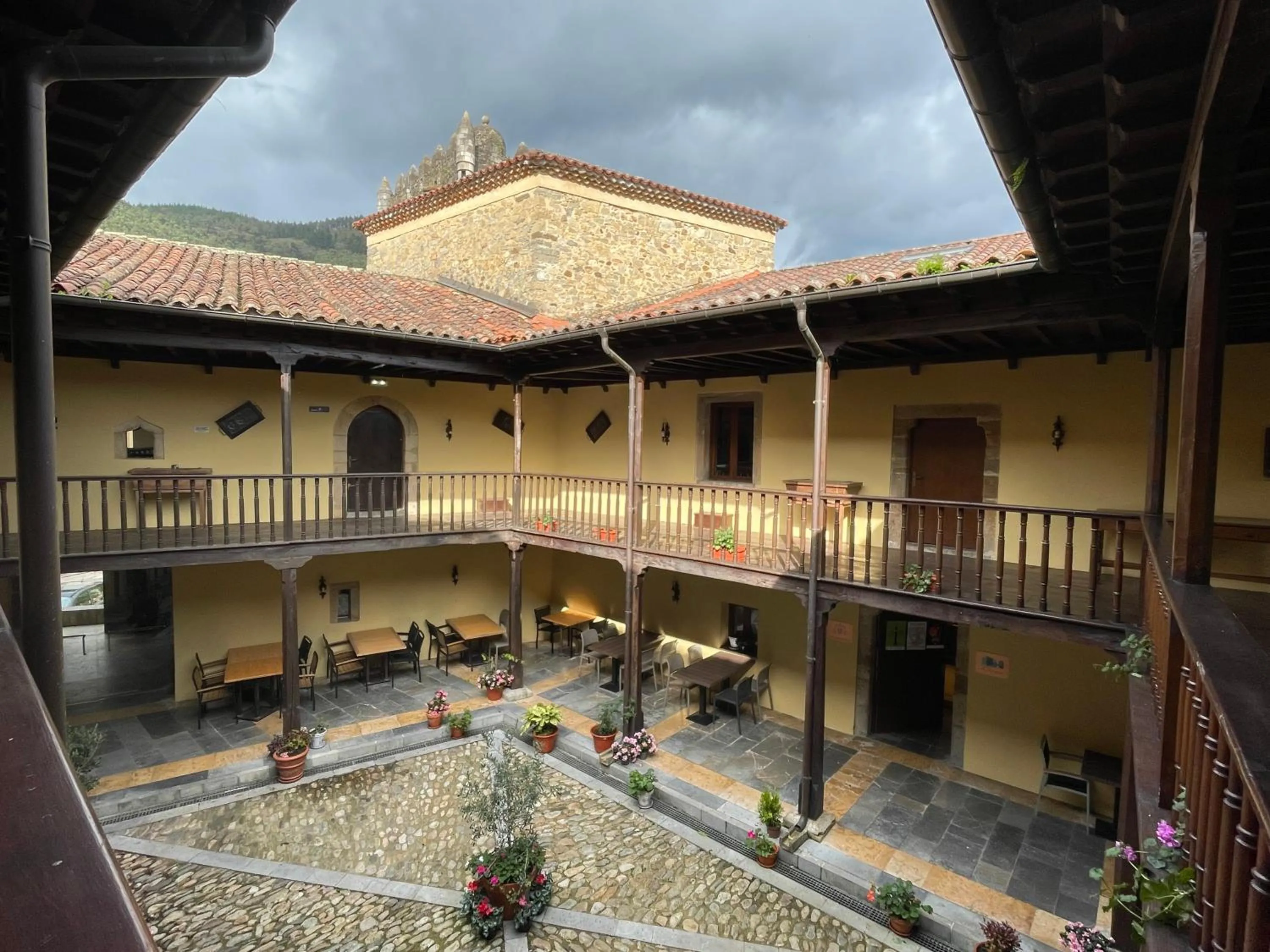 Patio in Hotel Castillo Valdés Salas
