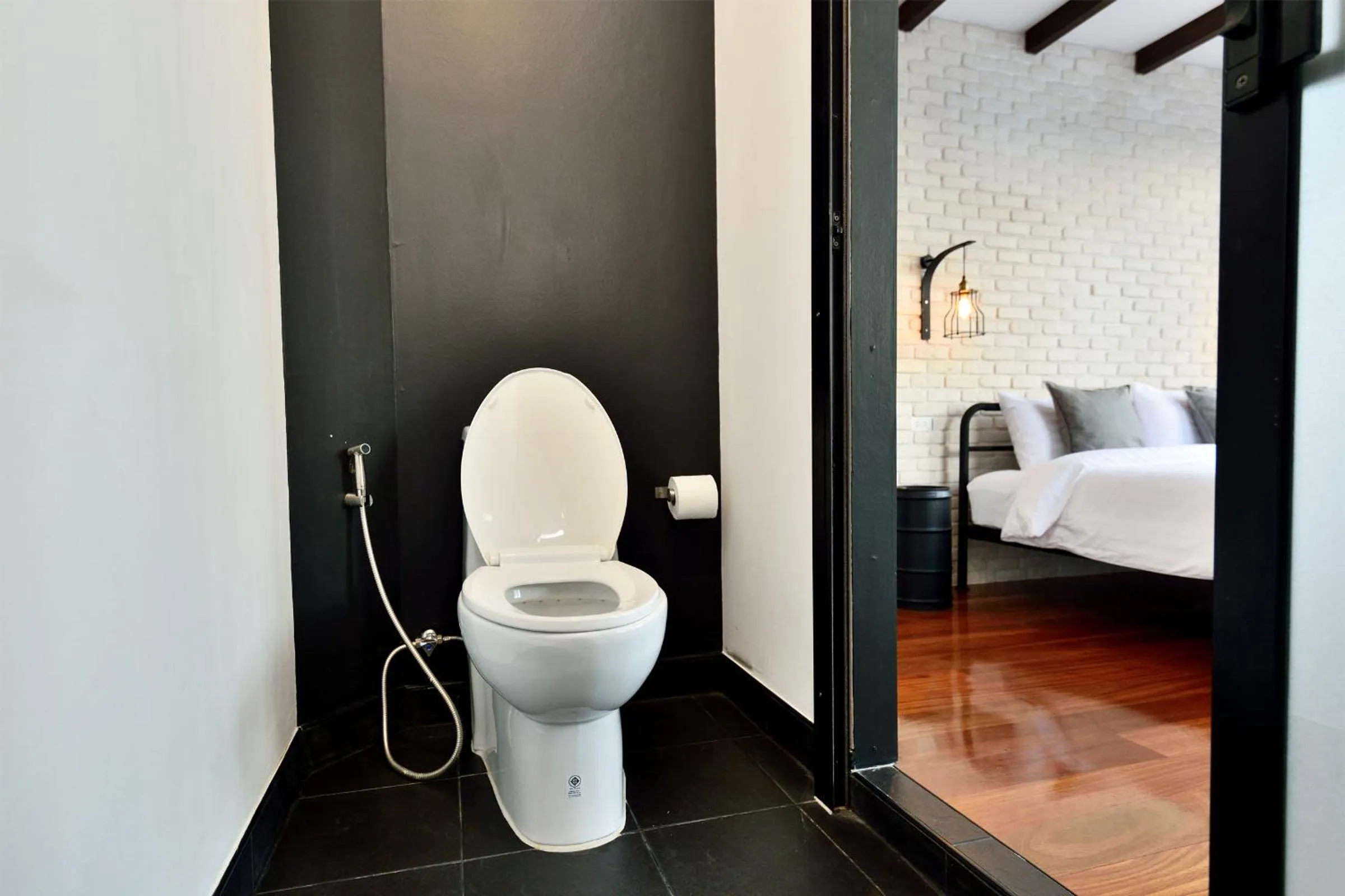 Toilet, Bed in The Rommanee Classic Guesthouse