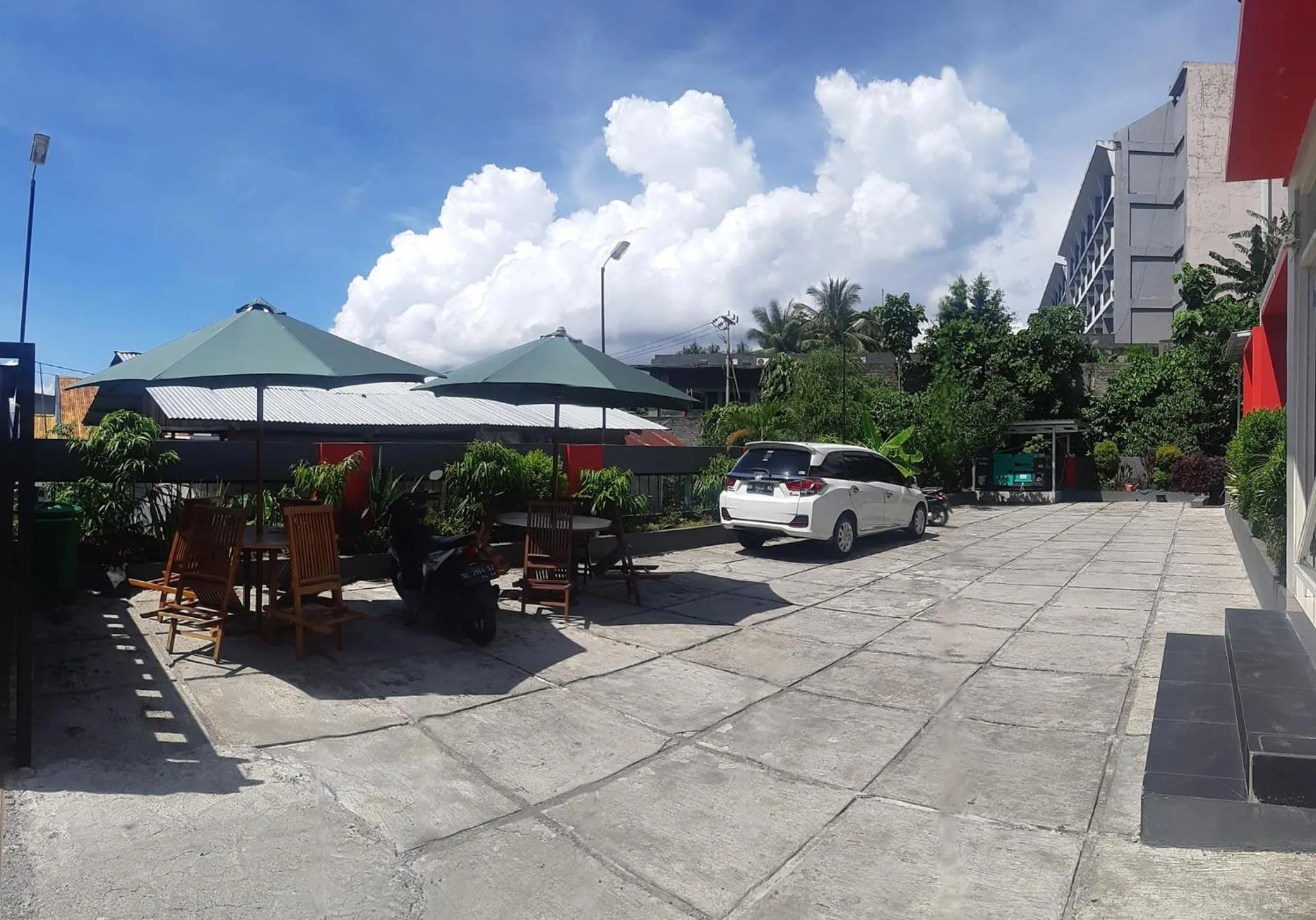 Parking in D'Wantys Hotel