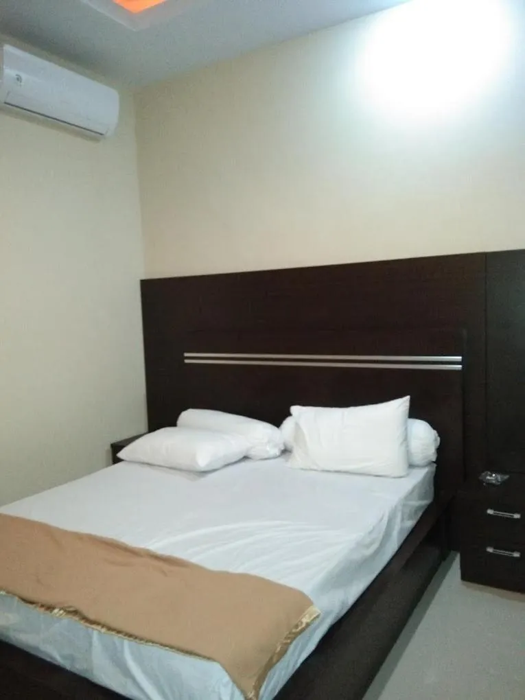 Bedroom, Bed in D'Wantys Hotel