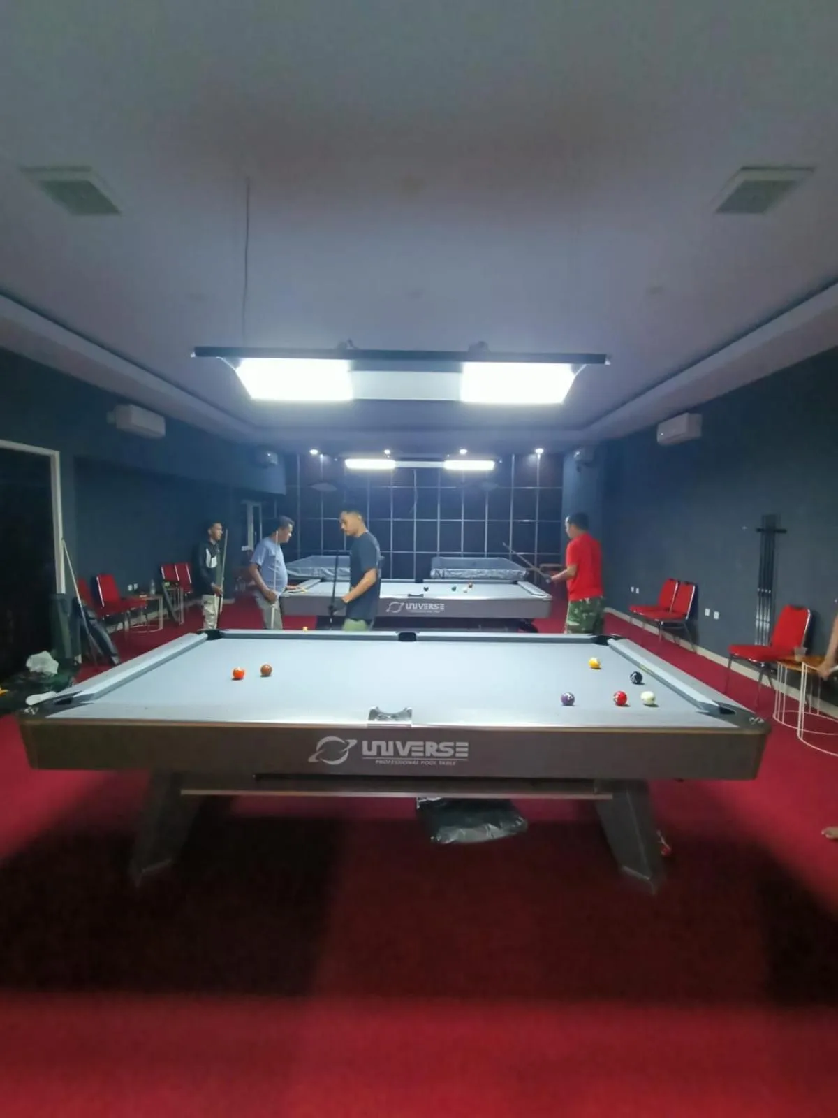 Billiard in D'Wantys Hotel