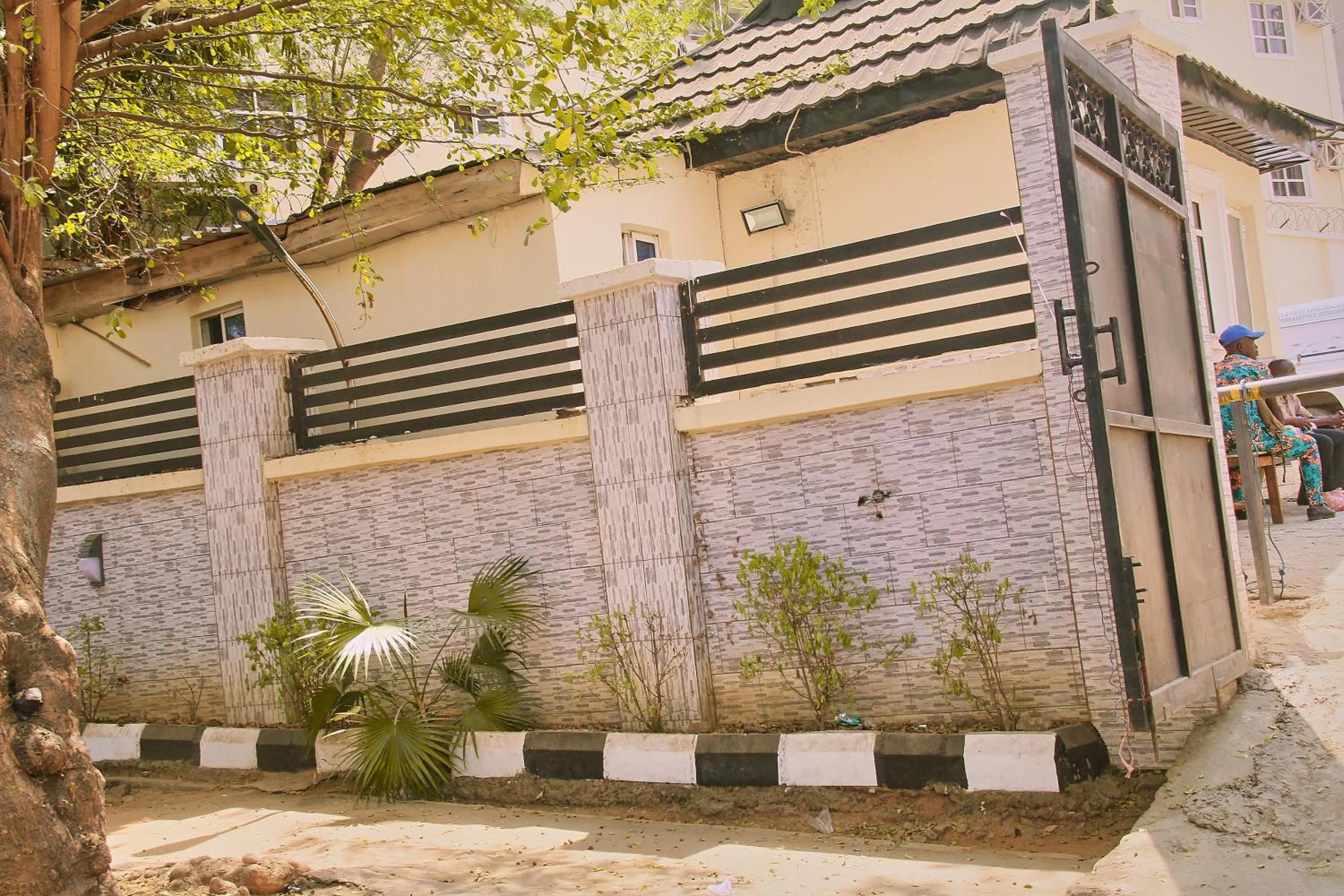 Glamour park hotel and apartment