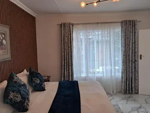 Deluxe King Suite in Buona Notte Suites in Linden Deluxe King Suite in Buona Notte Suites in Linden