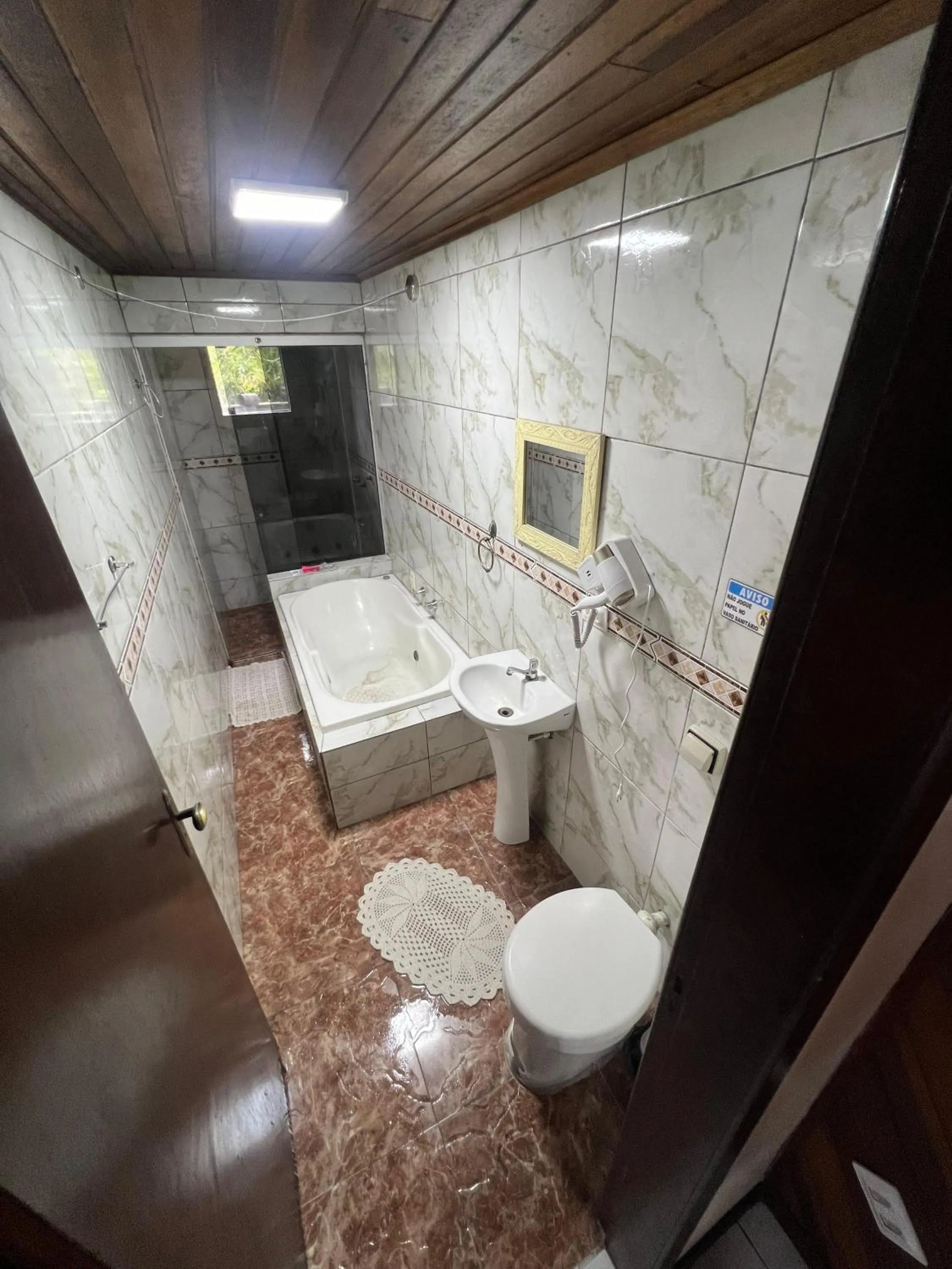 Shower in Pousada Coração da Ilha