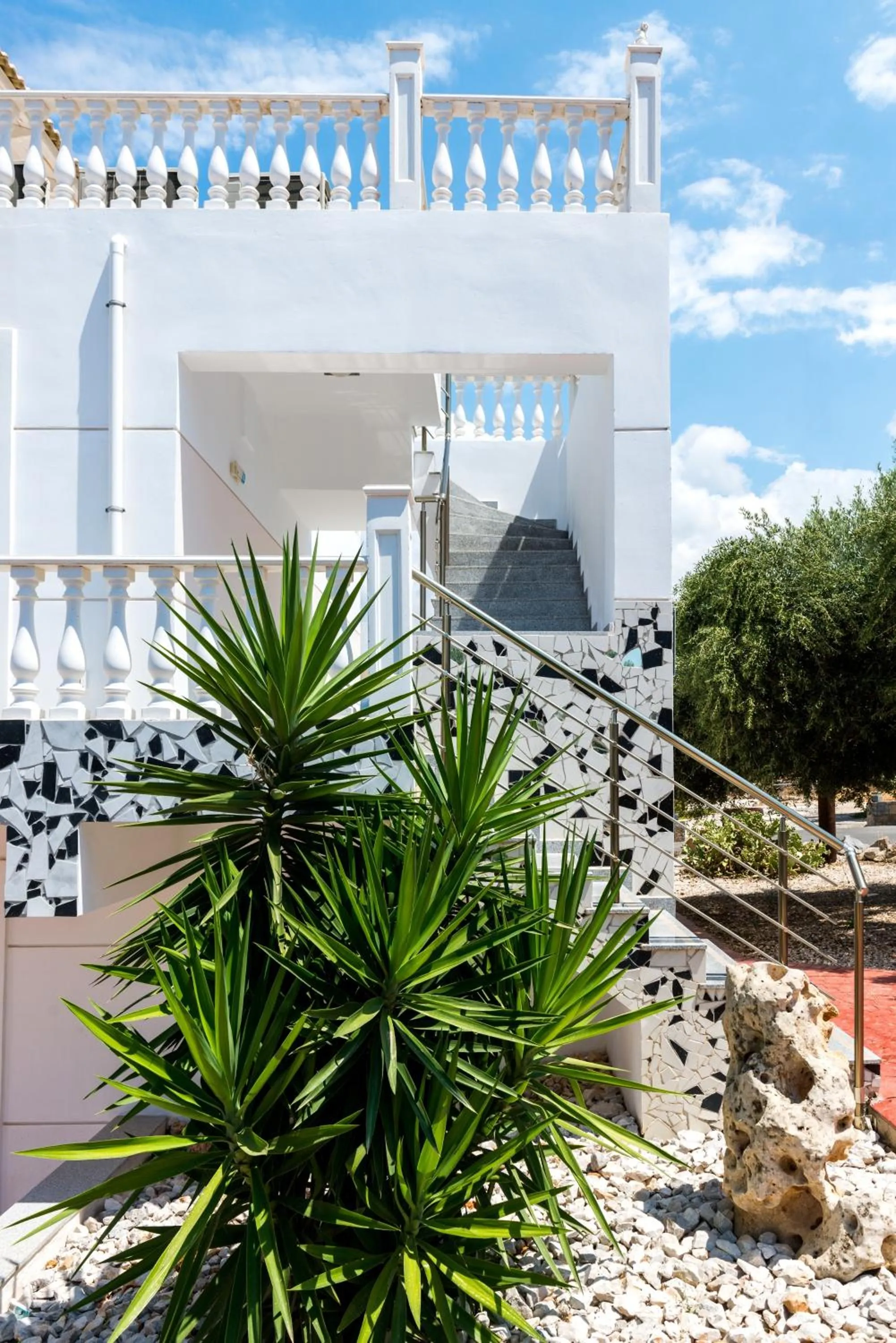 Garden in Hotel Matheo Villas & Suites