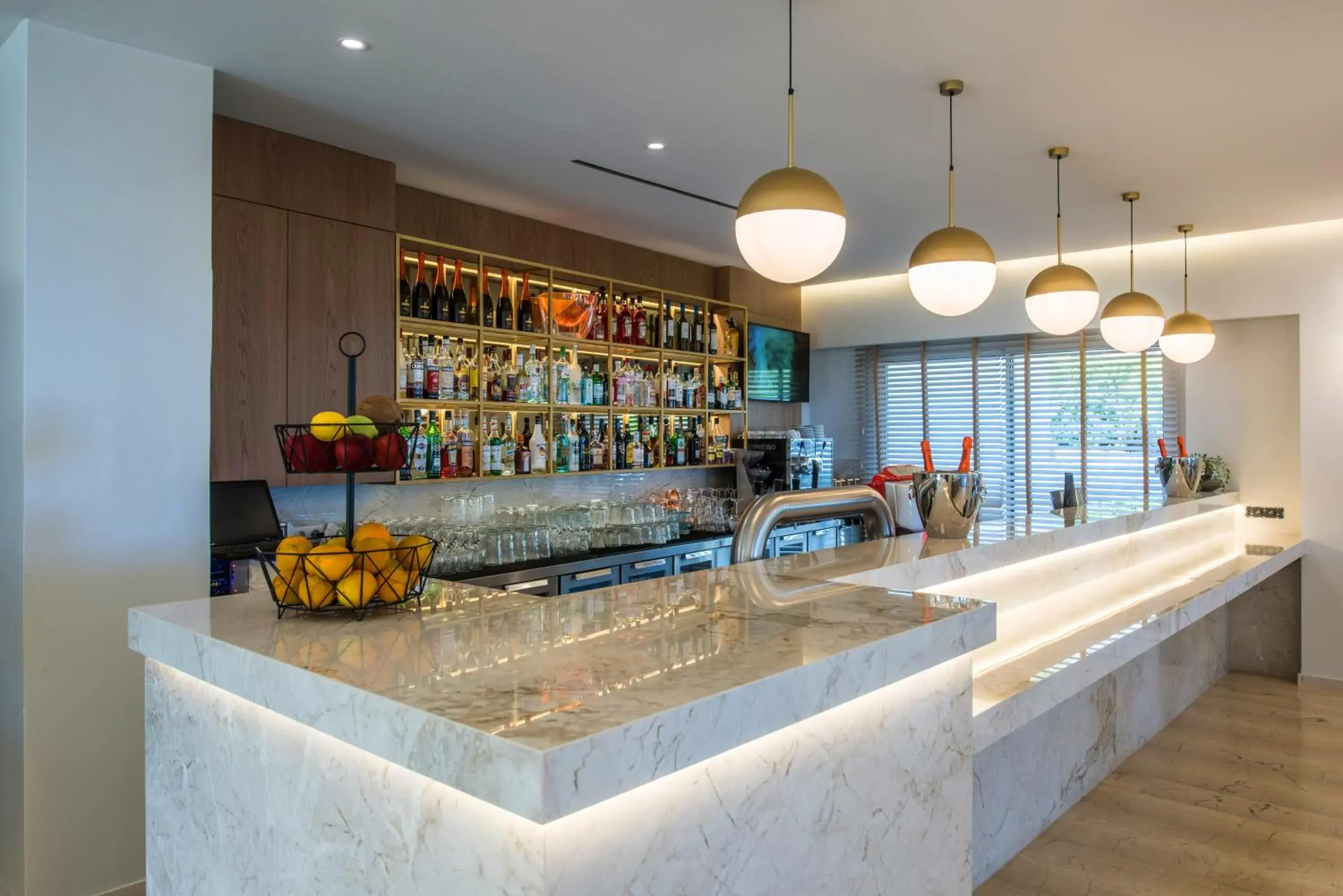 Restaurant/places to eat in Hotel Matheo Villas & Suites Restaurant/places to eat in Hotel Matheo Villas & Suites