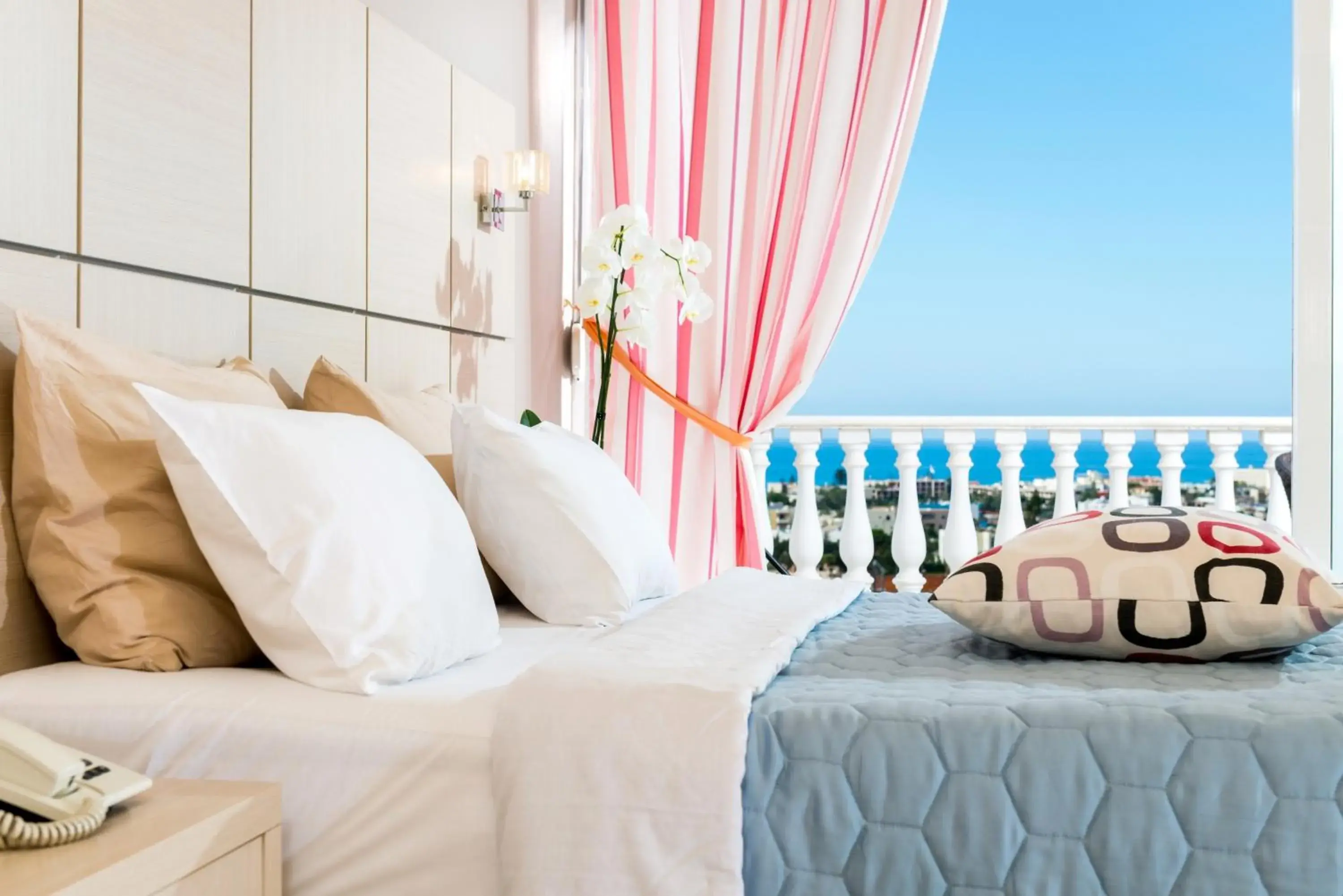 Bed in Hotel Matheo Villas & Suites Bed in Hotel Matheo Villas & Suites