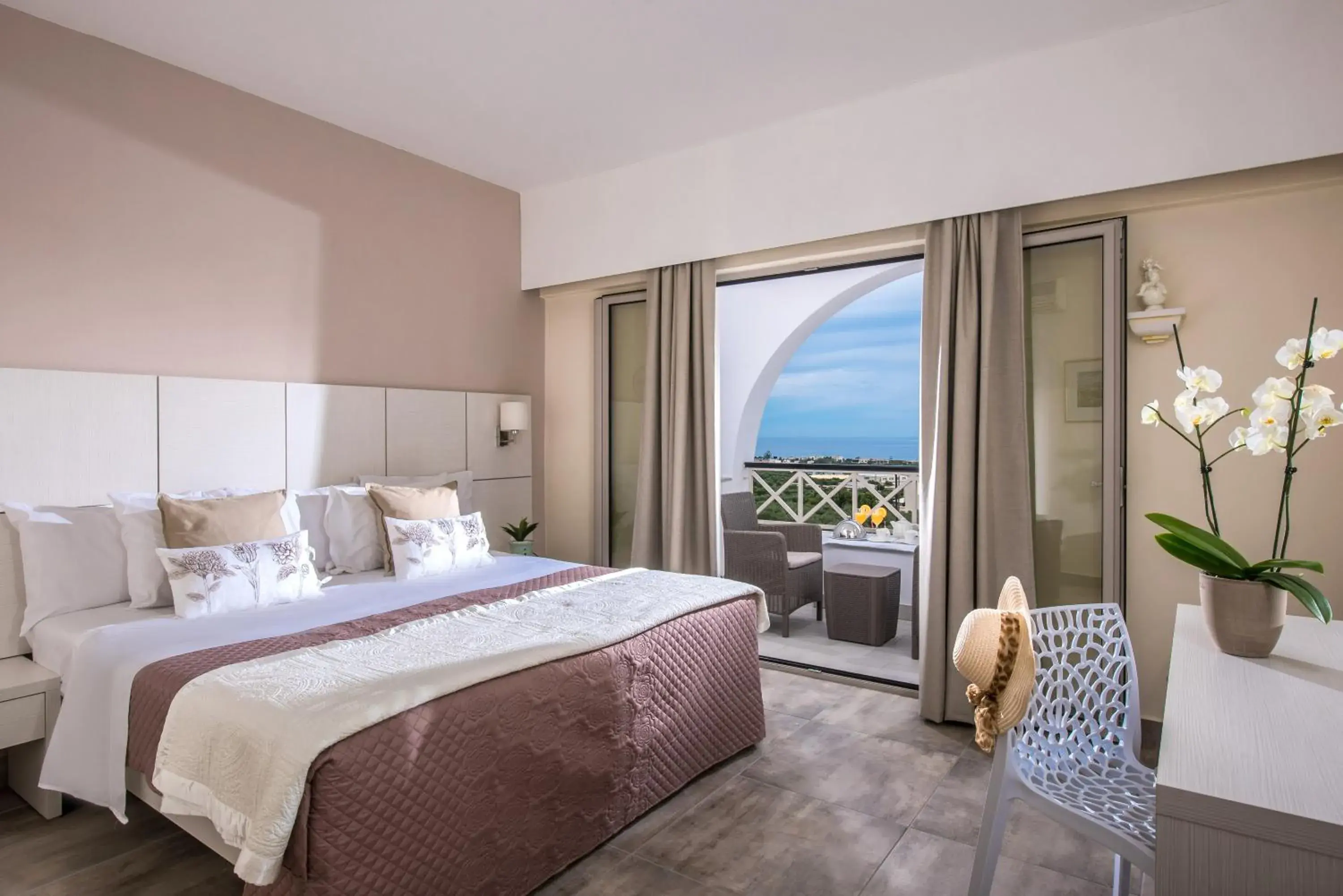 Classic Double Room with Sea View in Hotel Matheo Villas & Suites Classic Double Room with Sea View in Hotel Matheo Villas & Suites