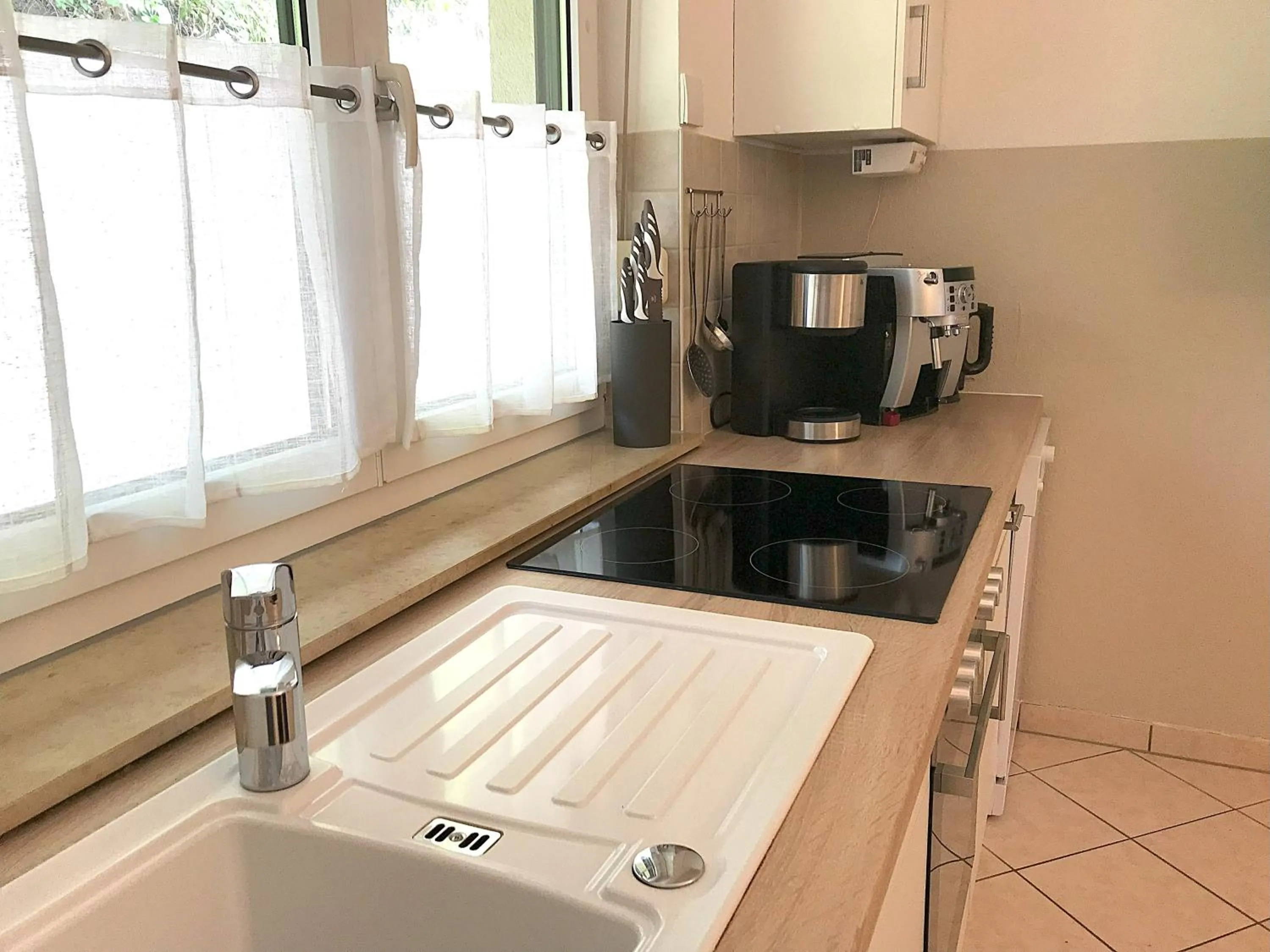 Kitchen or kitchenette in Ferienwohnung Britta
