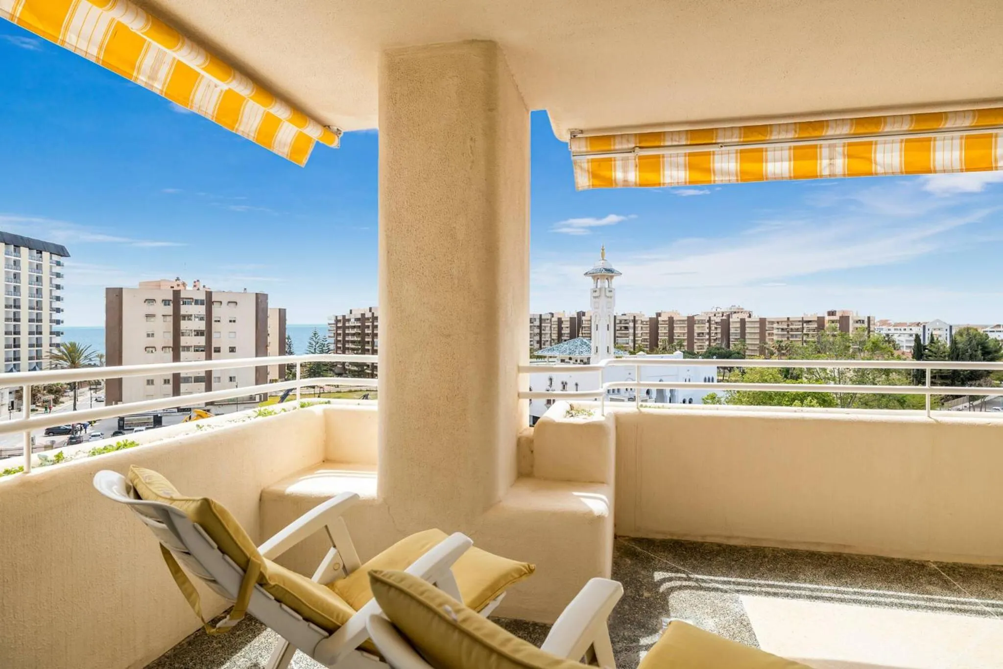 Off site in Amazing 3Br, 2 Bath Apart, Close to the Sea