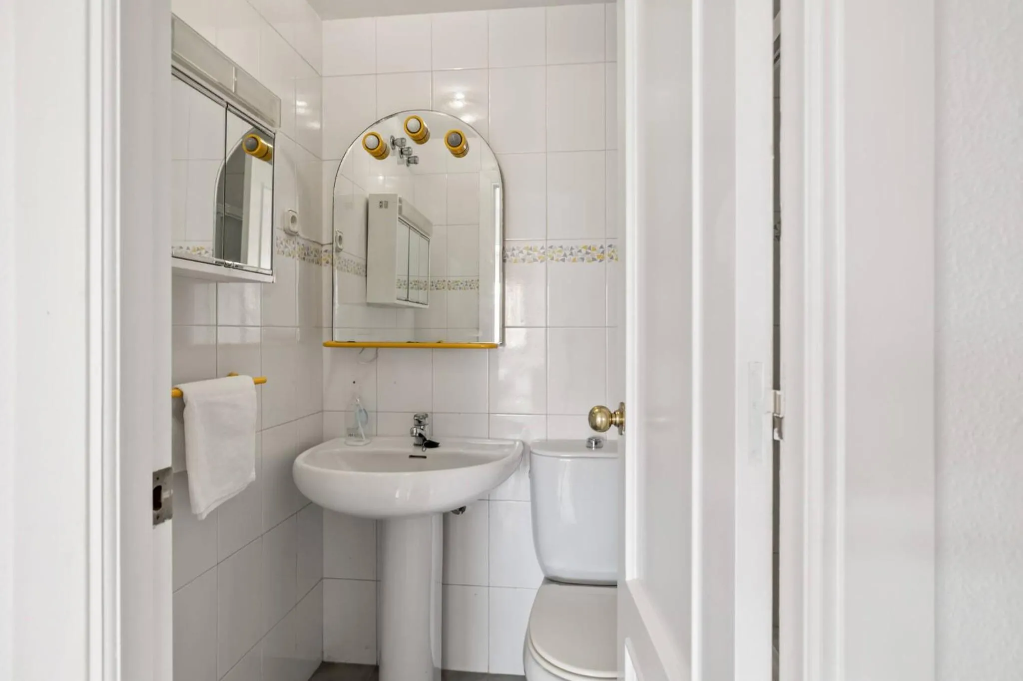 Bathroom in Amazing 3Br, 2 Bath Apart, Close to the Sea