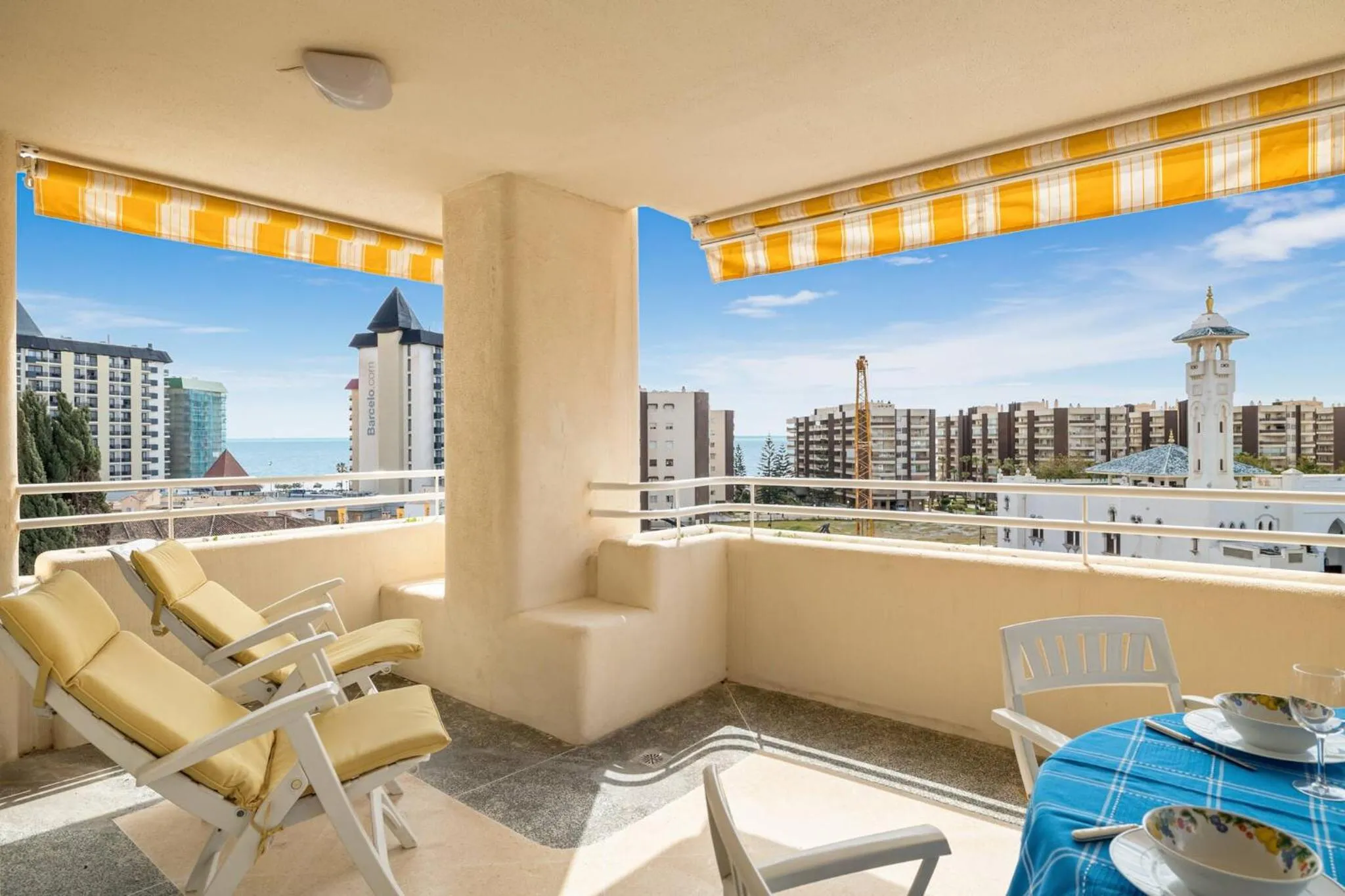 Off site in Amazing 3Br, 2 Bath Apart, Close to the Sea