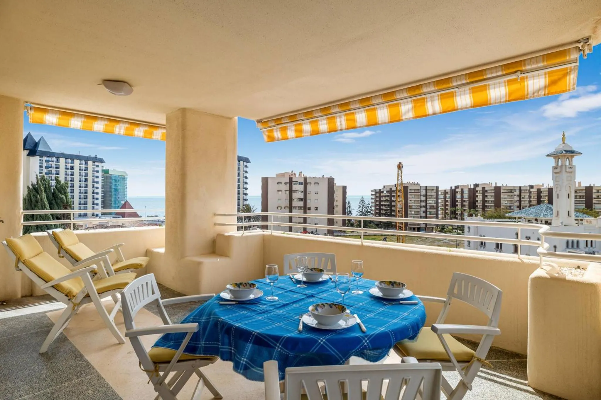 Off site in Amazing 3Br, 2 Bath Apart, Close to the Sea