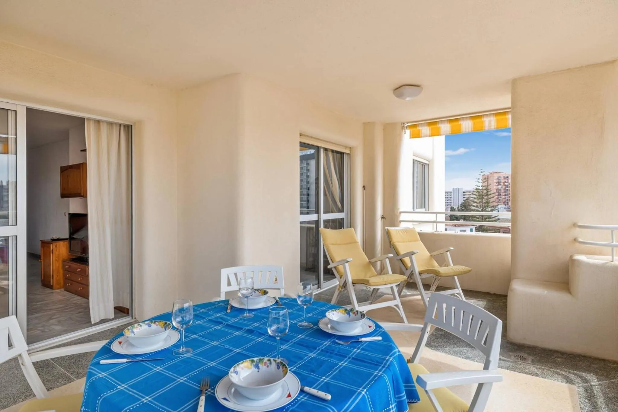 Off site in Amazing 3Br, 2 Bath Apart, Close to the Sea