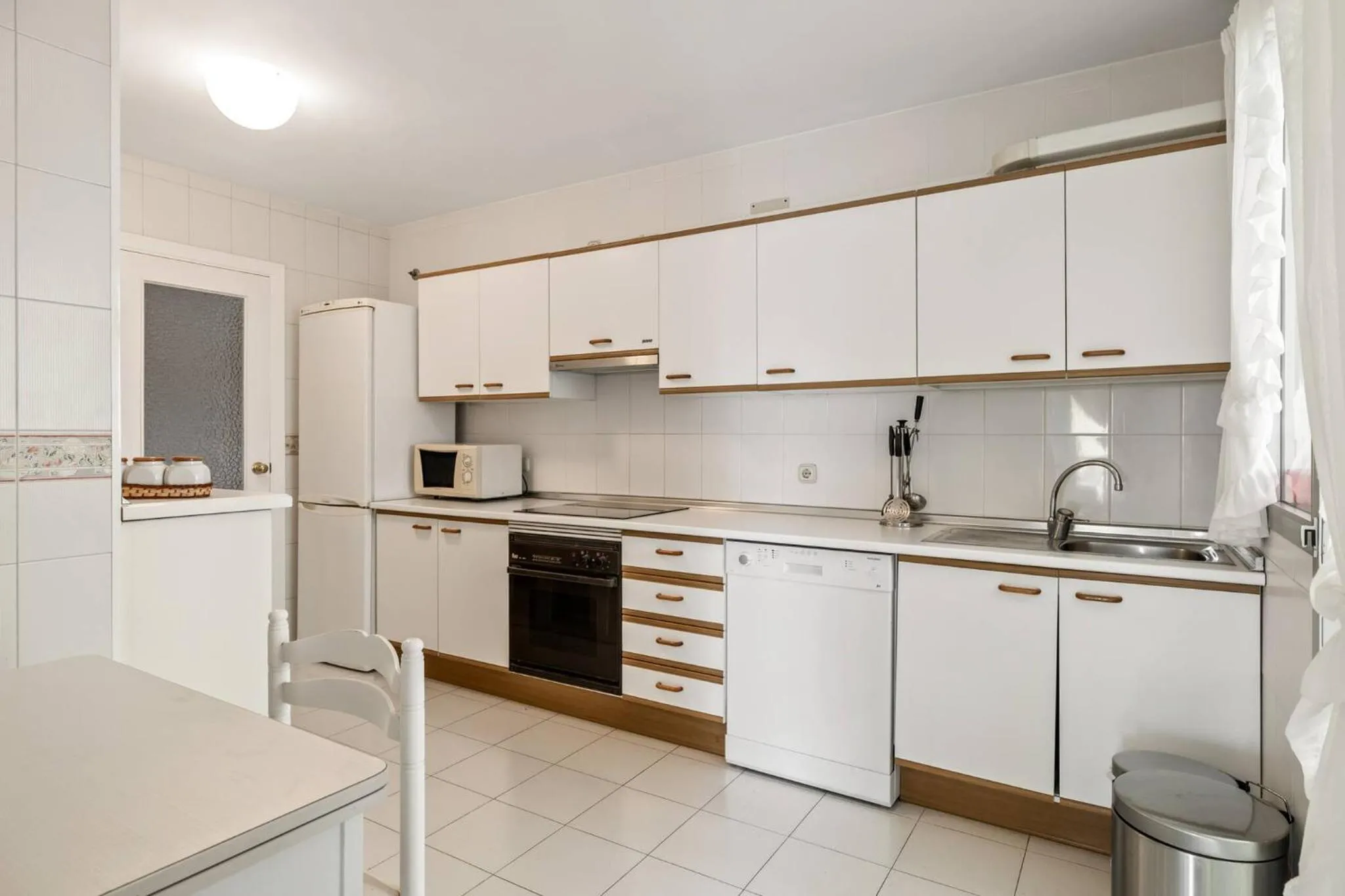 Kitchen or kitchenette in Amazing 3Br, 2 Bath Apart, Close to the Sea