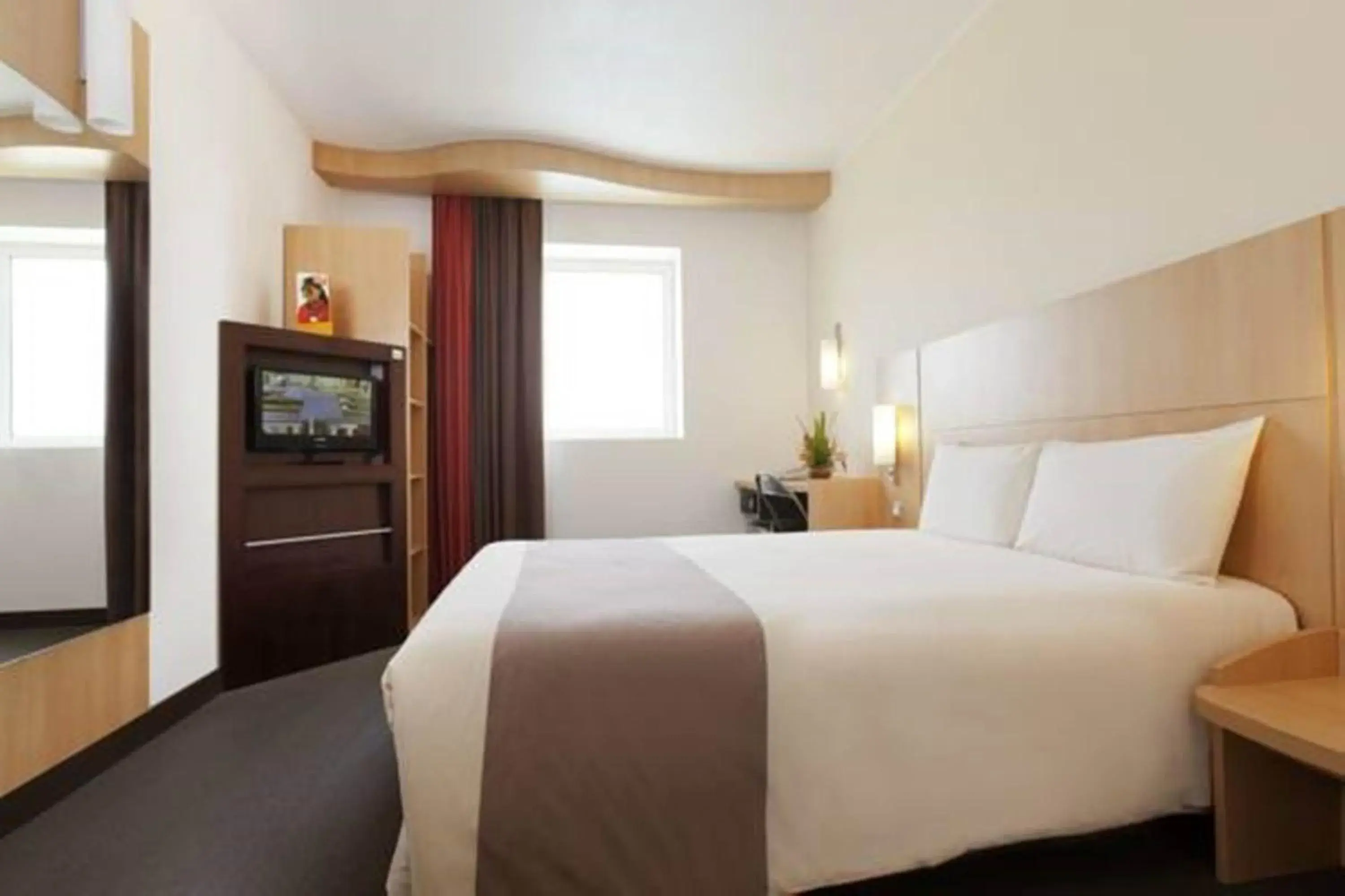 Photo of the whole room in Ibis Malabo Photo of the whole room in Ibis Malabo