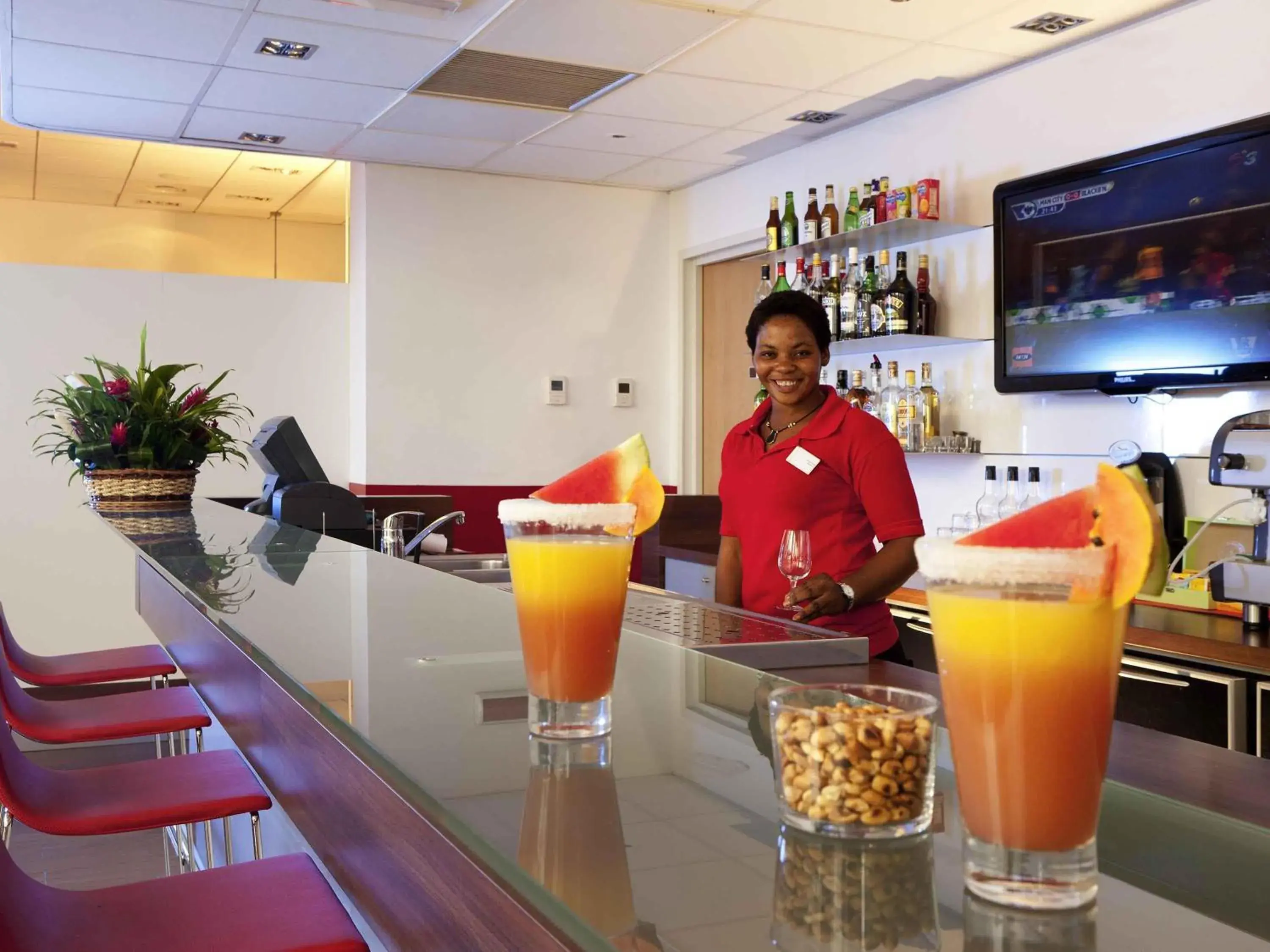 Lounge or bar in Ibis Malabo Lounge or bar in Ibis Malabo