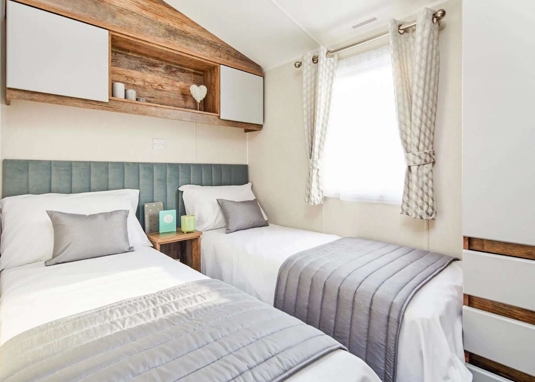 Property building, Bed in Calloose Holiday Park