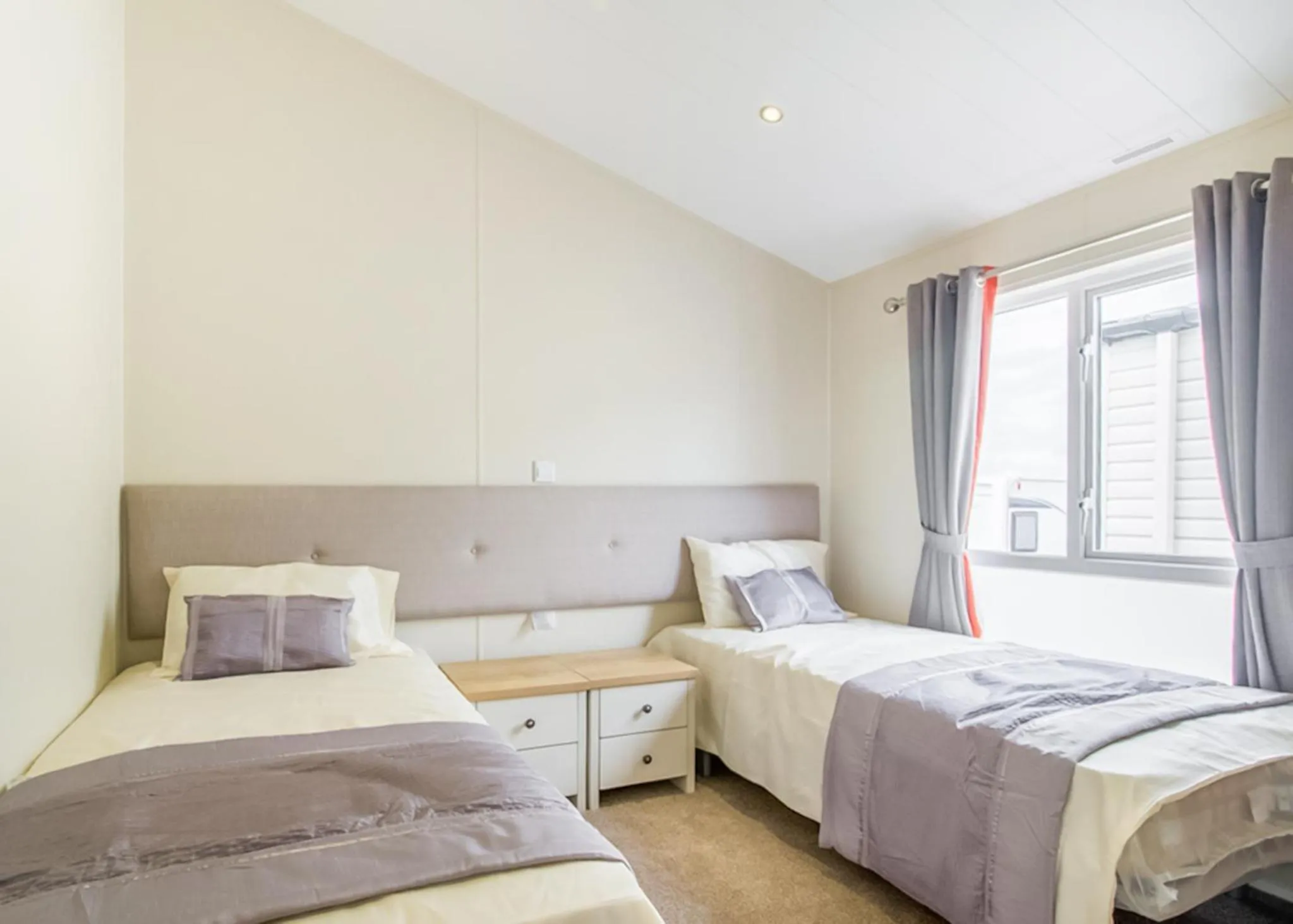 Property building, Bed in Calloose Holiday Park