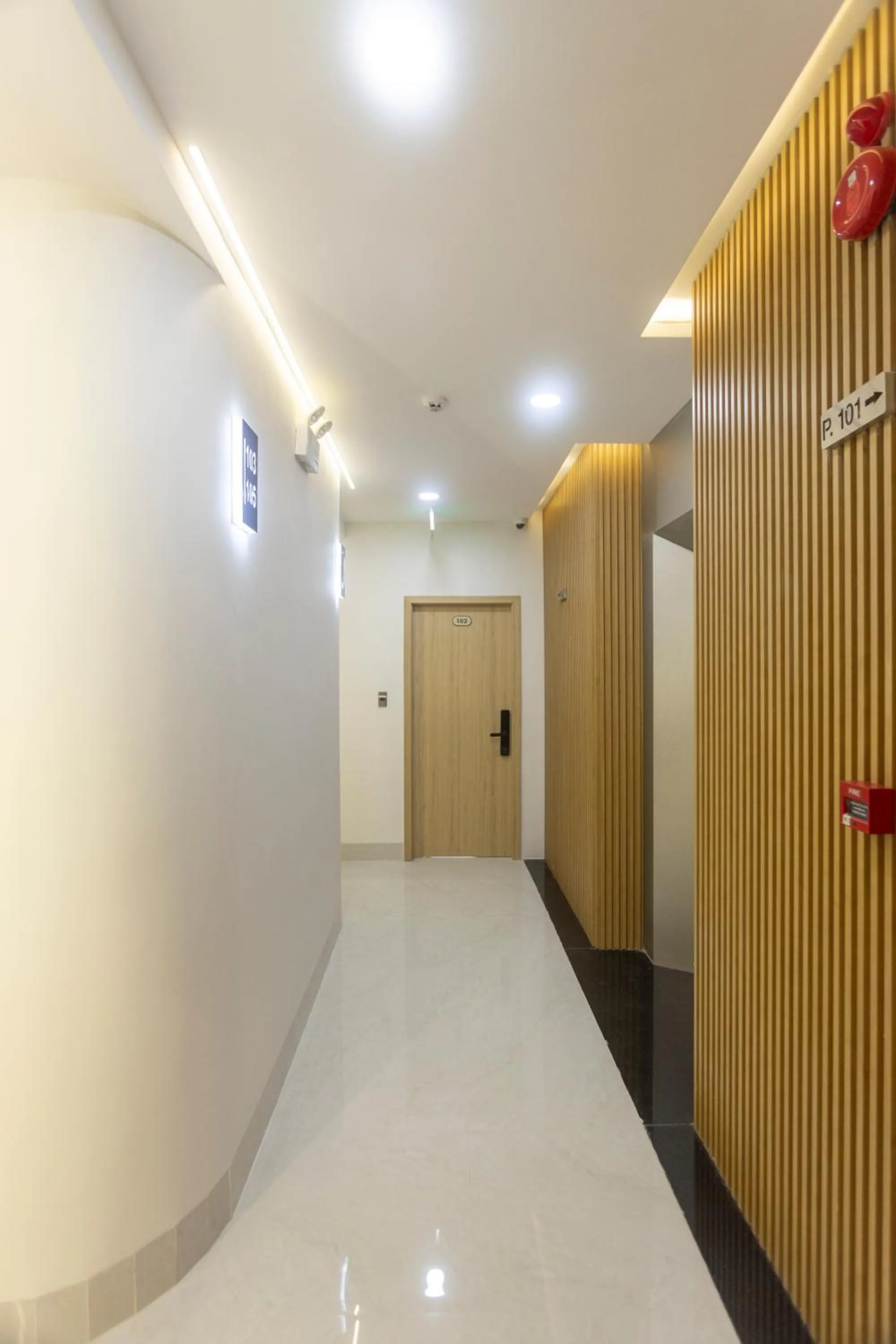 elevator in C&M Hotel