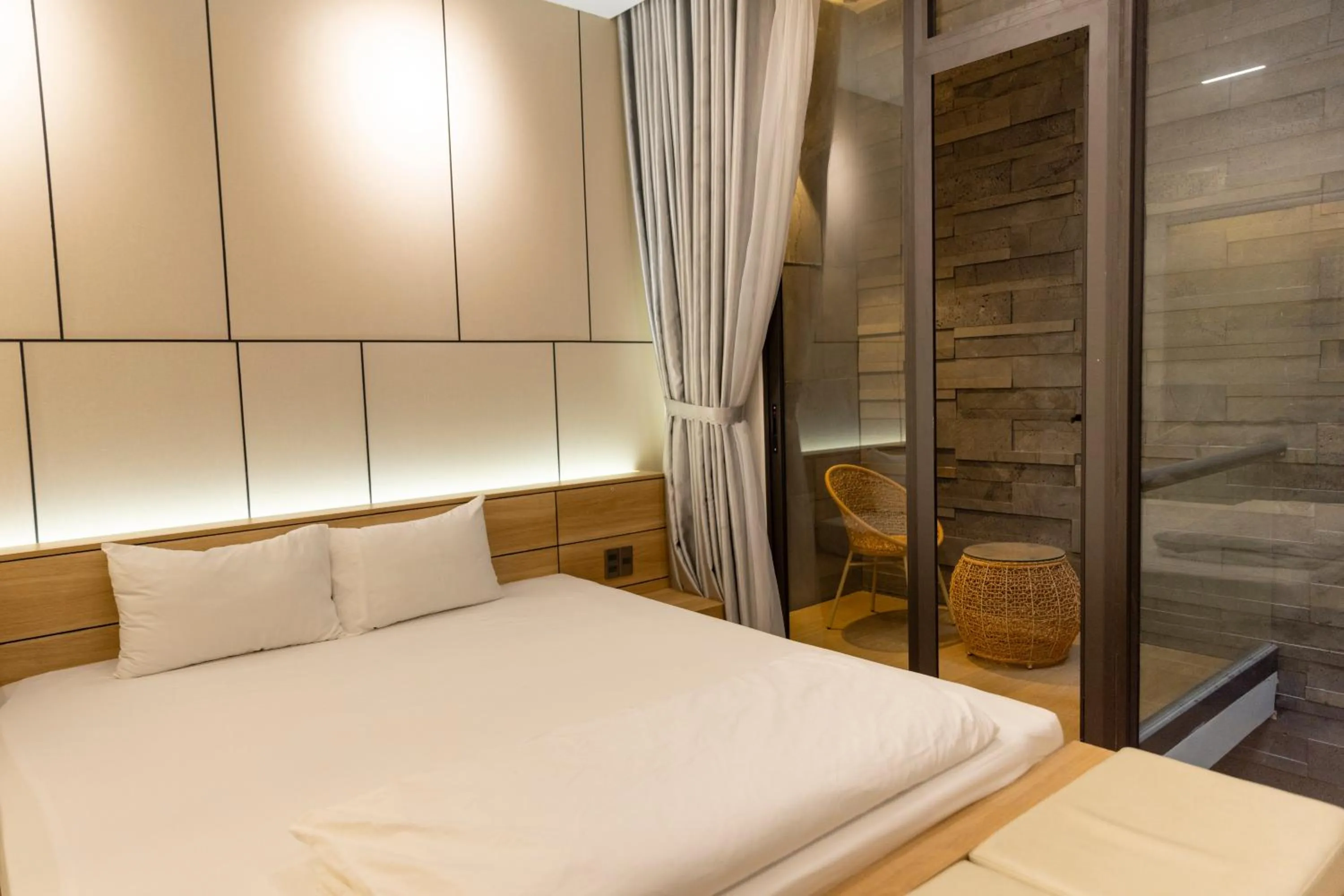 Bedroom, Bed in C&M Hotel