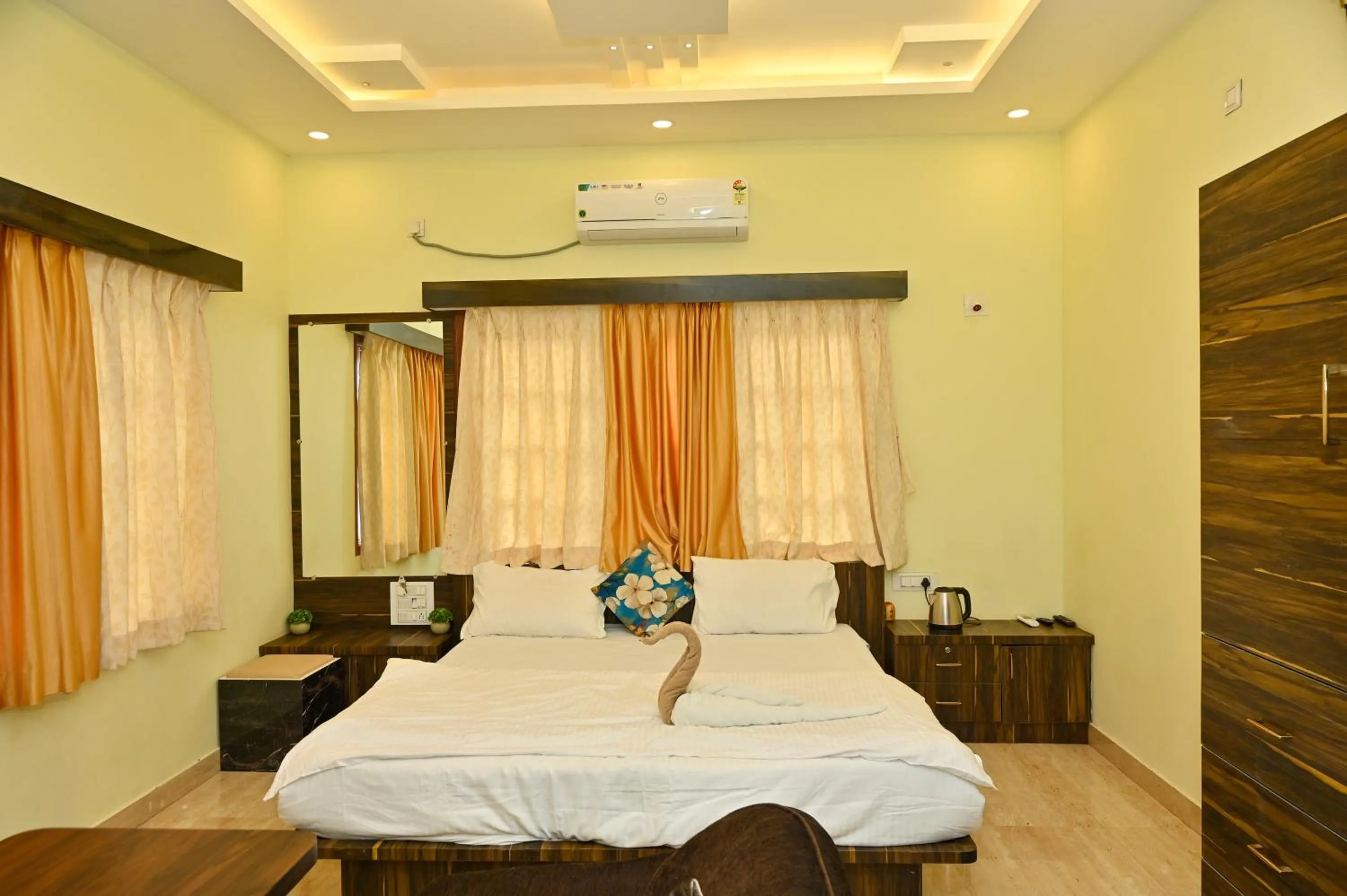 Bed in NAVARATHNA International resort